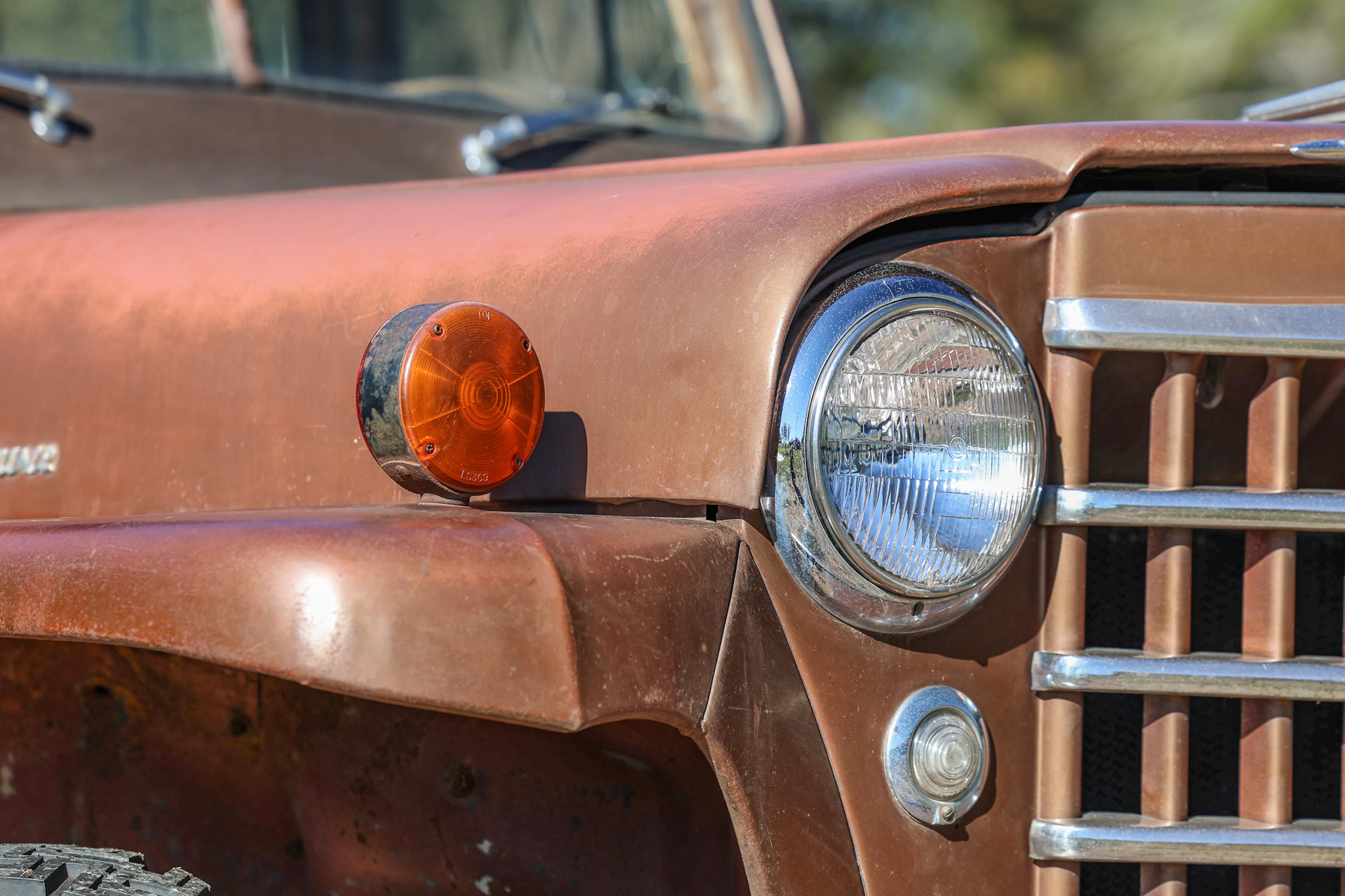 1951 Willys Wagon headlight/signal passenger