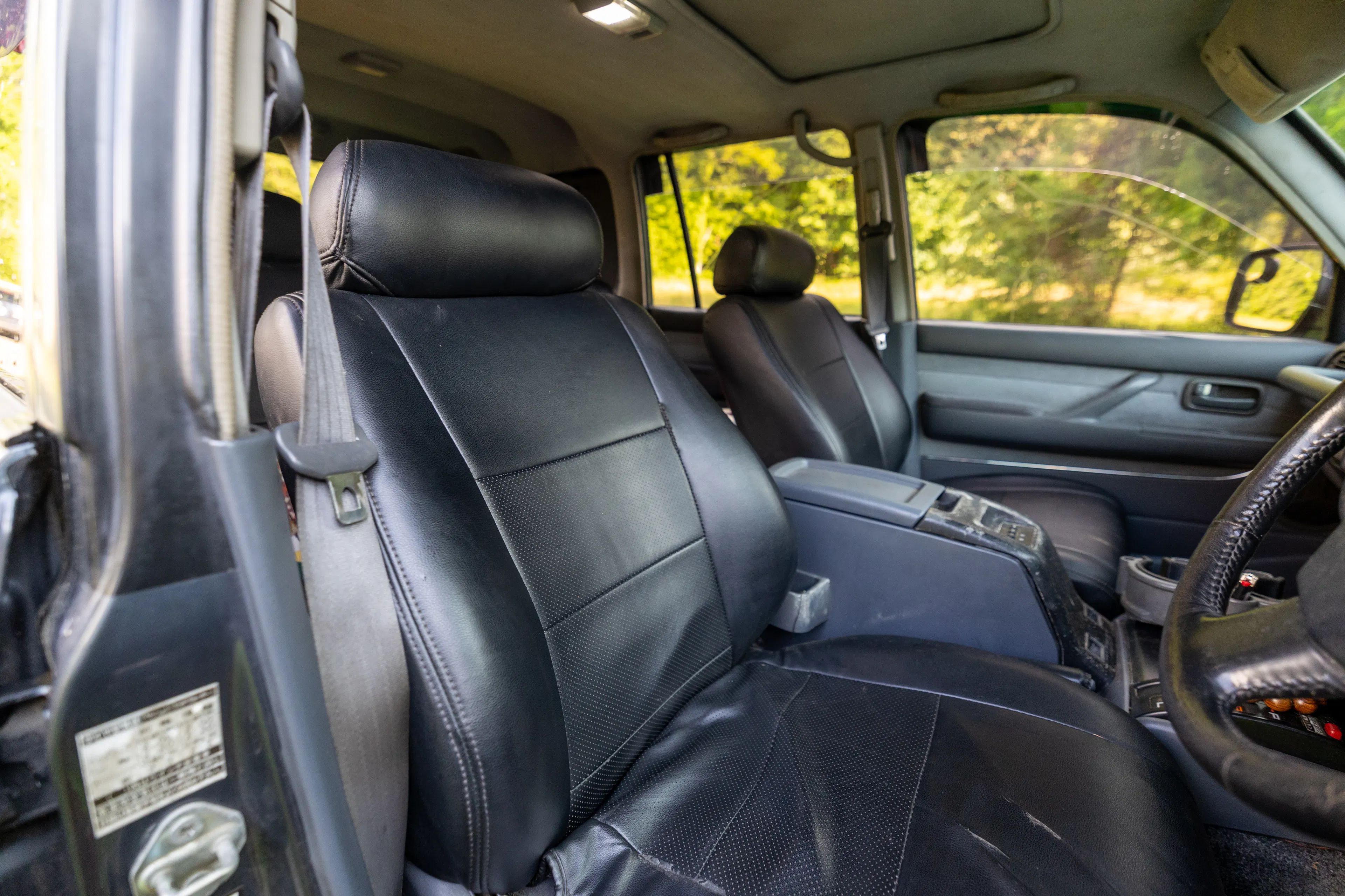 1990 Toyota Land Cruiser VX Limited driver seat close