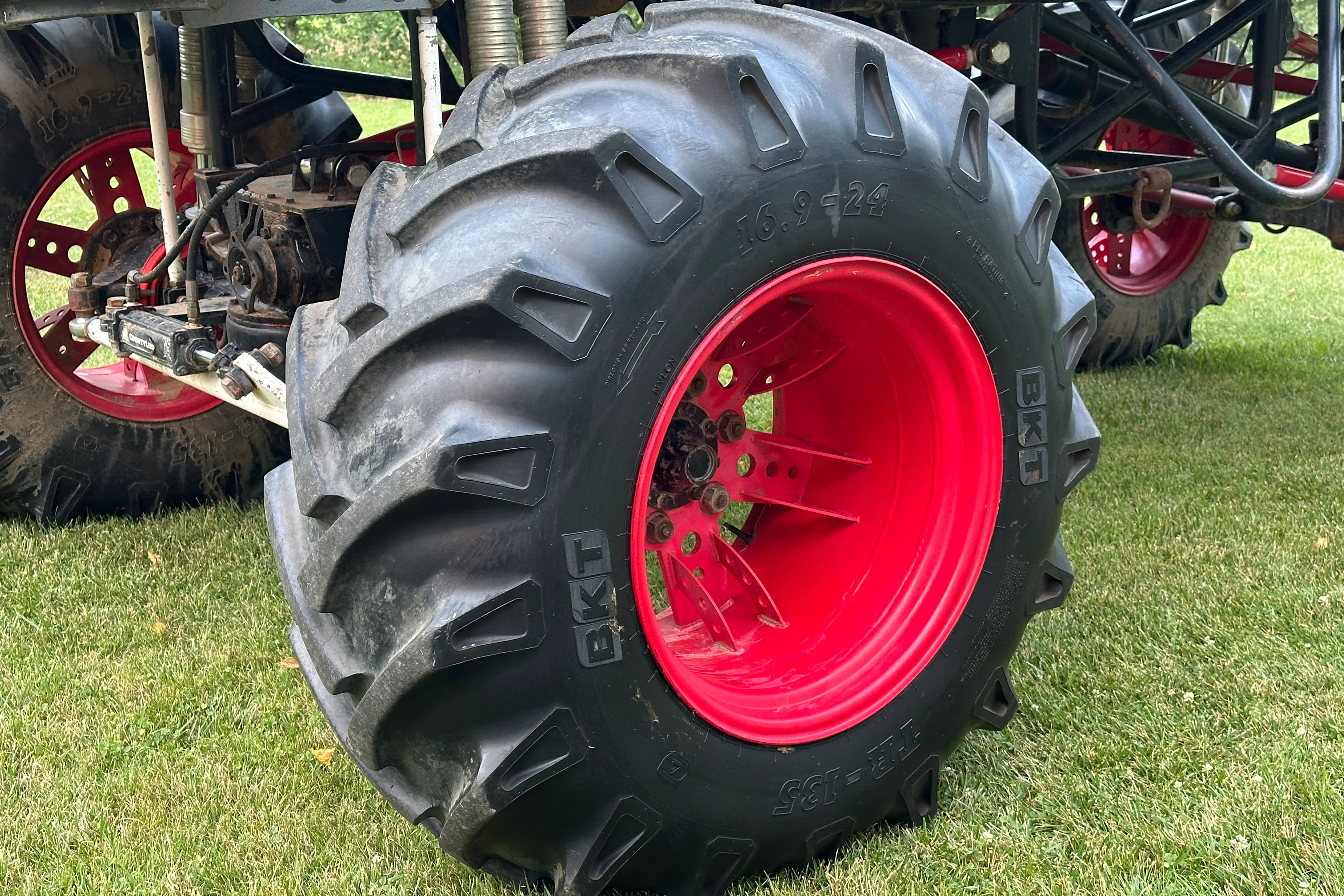 2004 GMC Sierra SXS Blog driver front wheel
