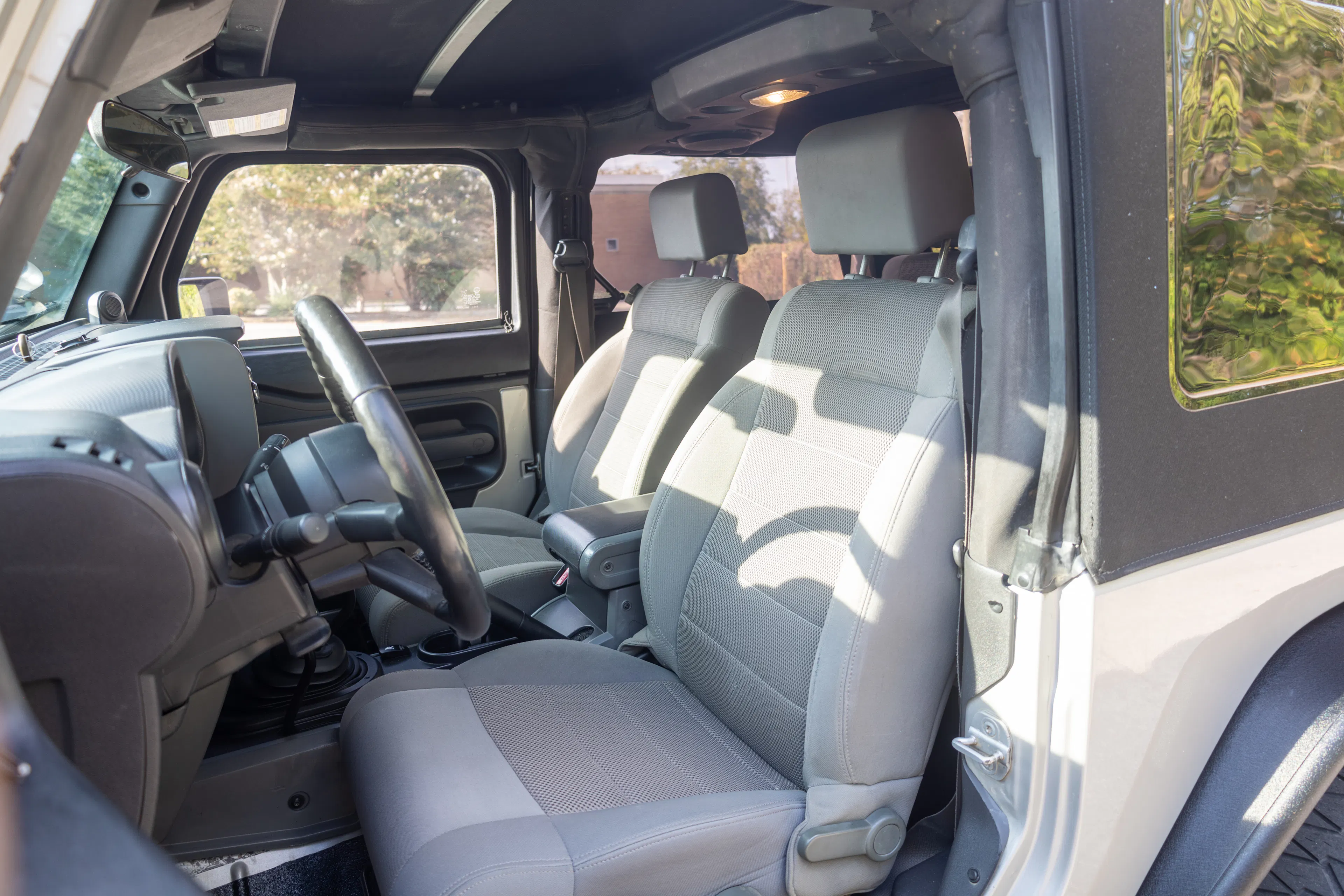 2007 Jeep Wrangler Limited Rubicon driver seat