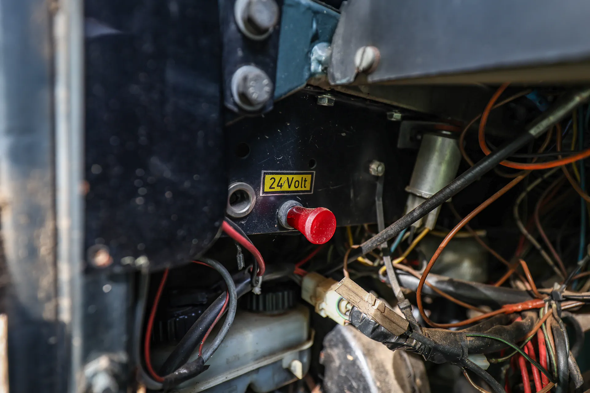 1972 Steyr-Puch Pinzgauer under dash