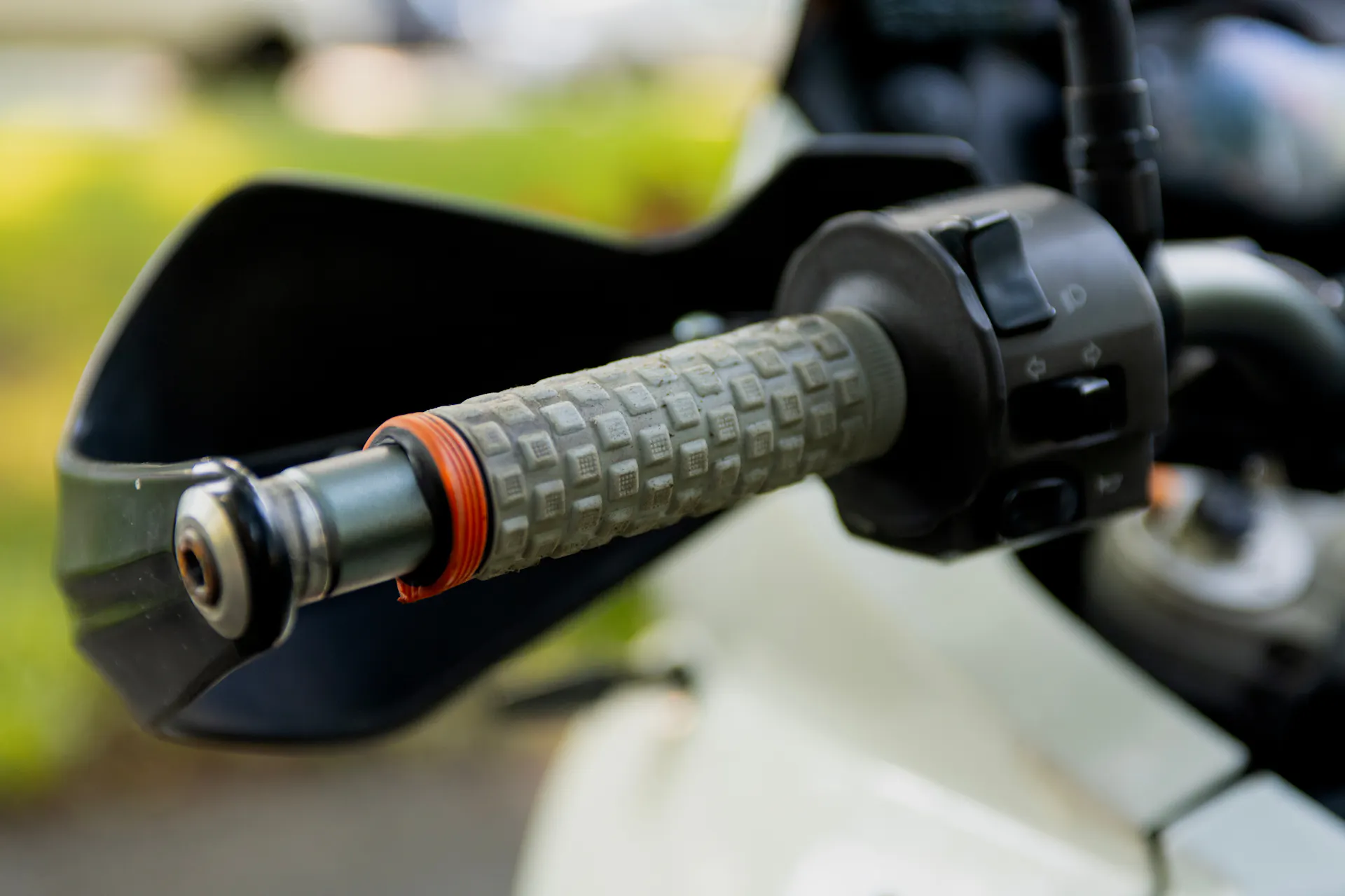 2010 KTM 990 Adventure left grip low
