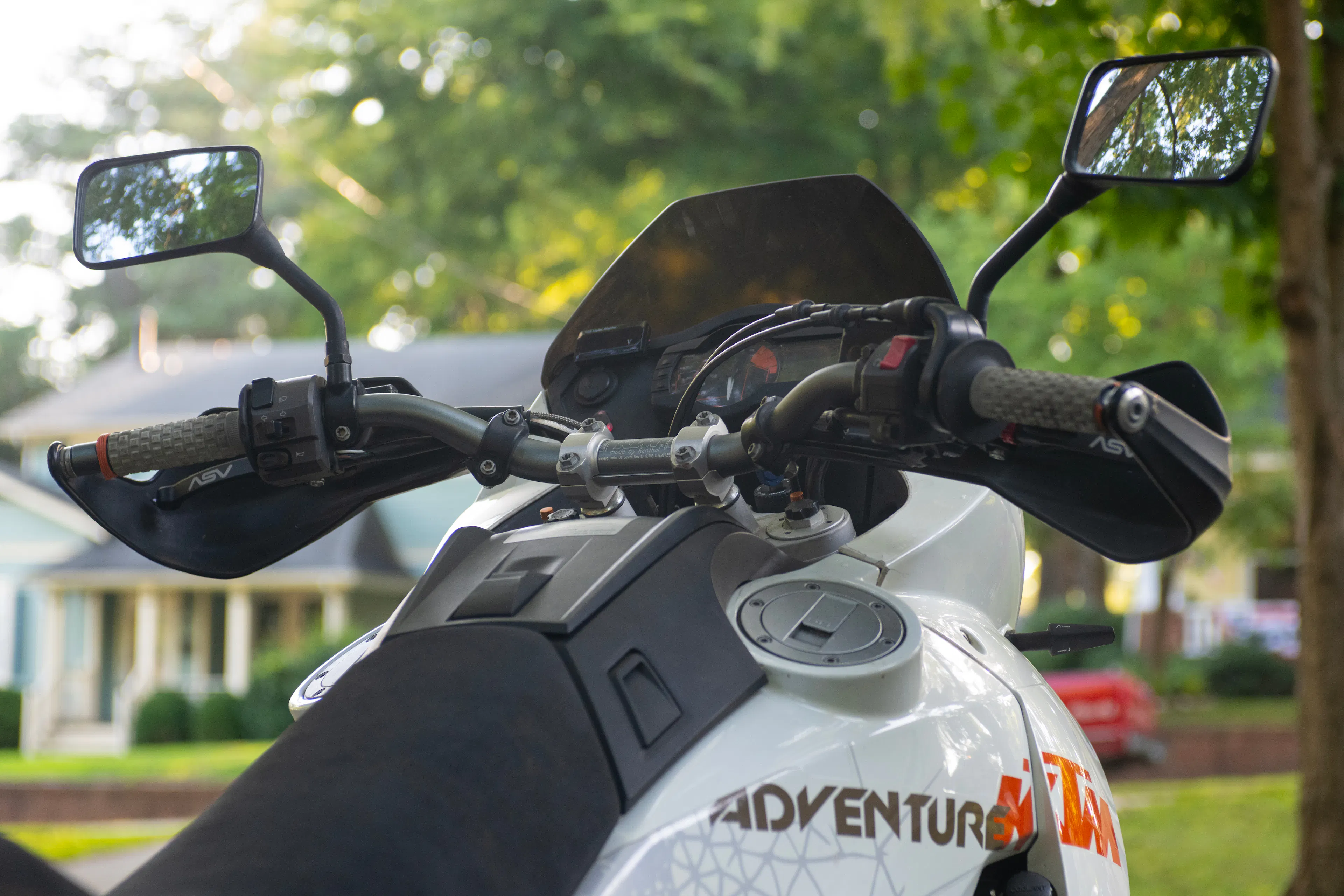 2010 KTM 990 Adventure bar/cockpit low right