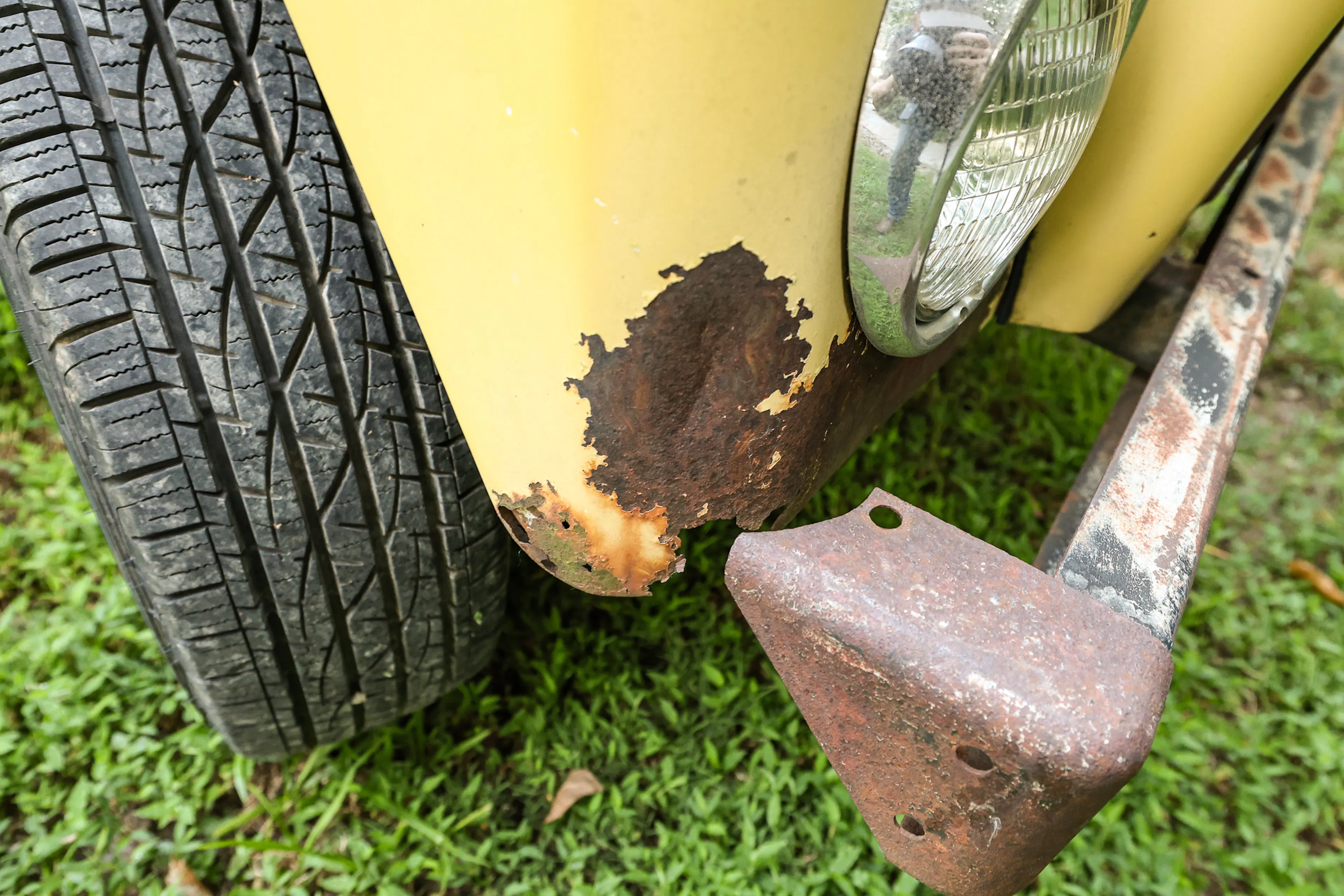 1973 Volkswagen Thing front bumper/fender corner