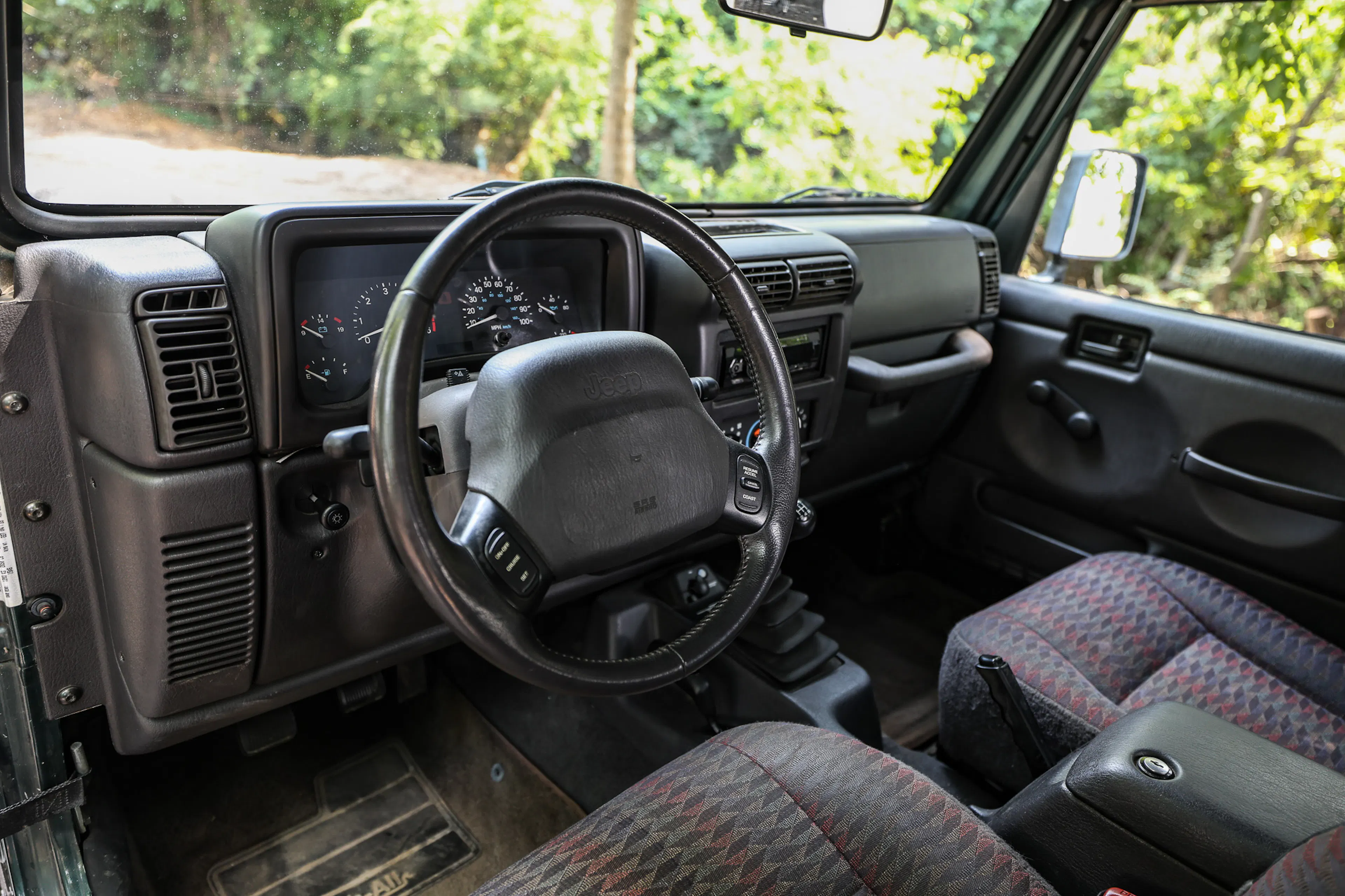 1999 Jeep Wrangler Sport wheel/dash