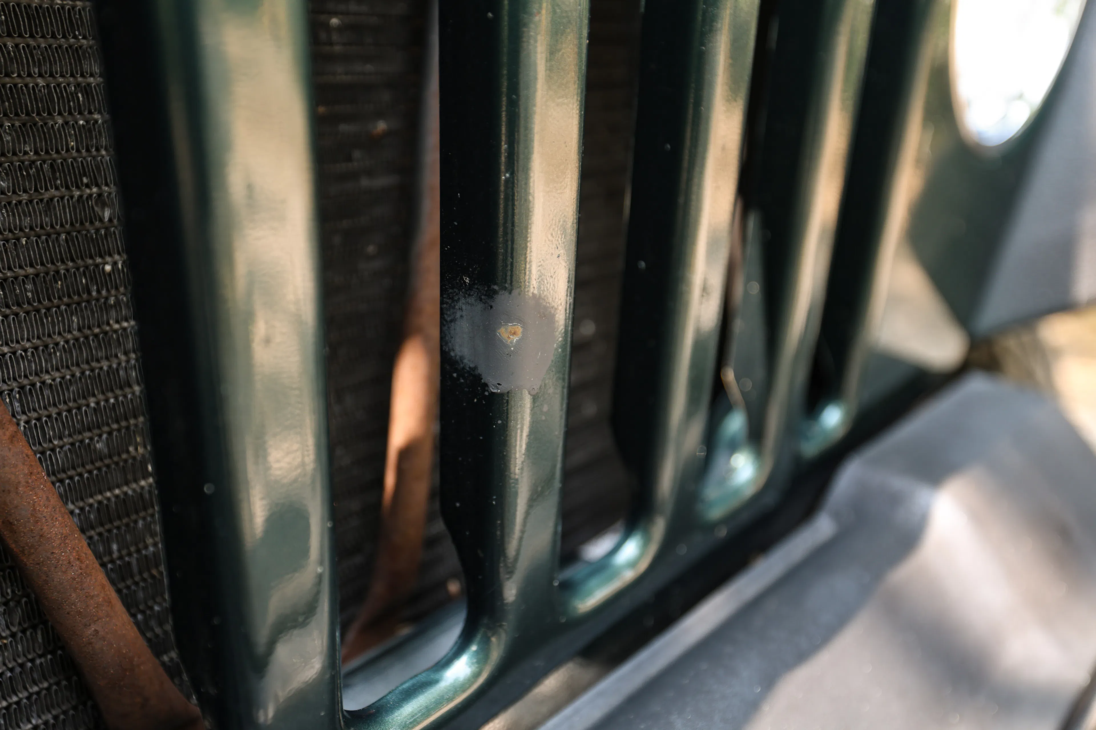1999 Jeep Wrangler Sport grille blemish
