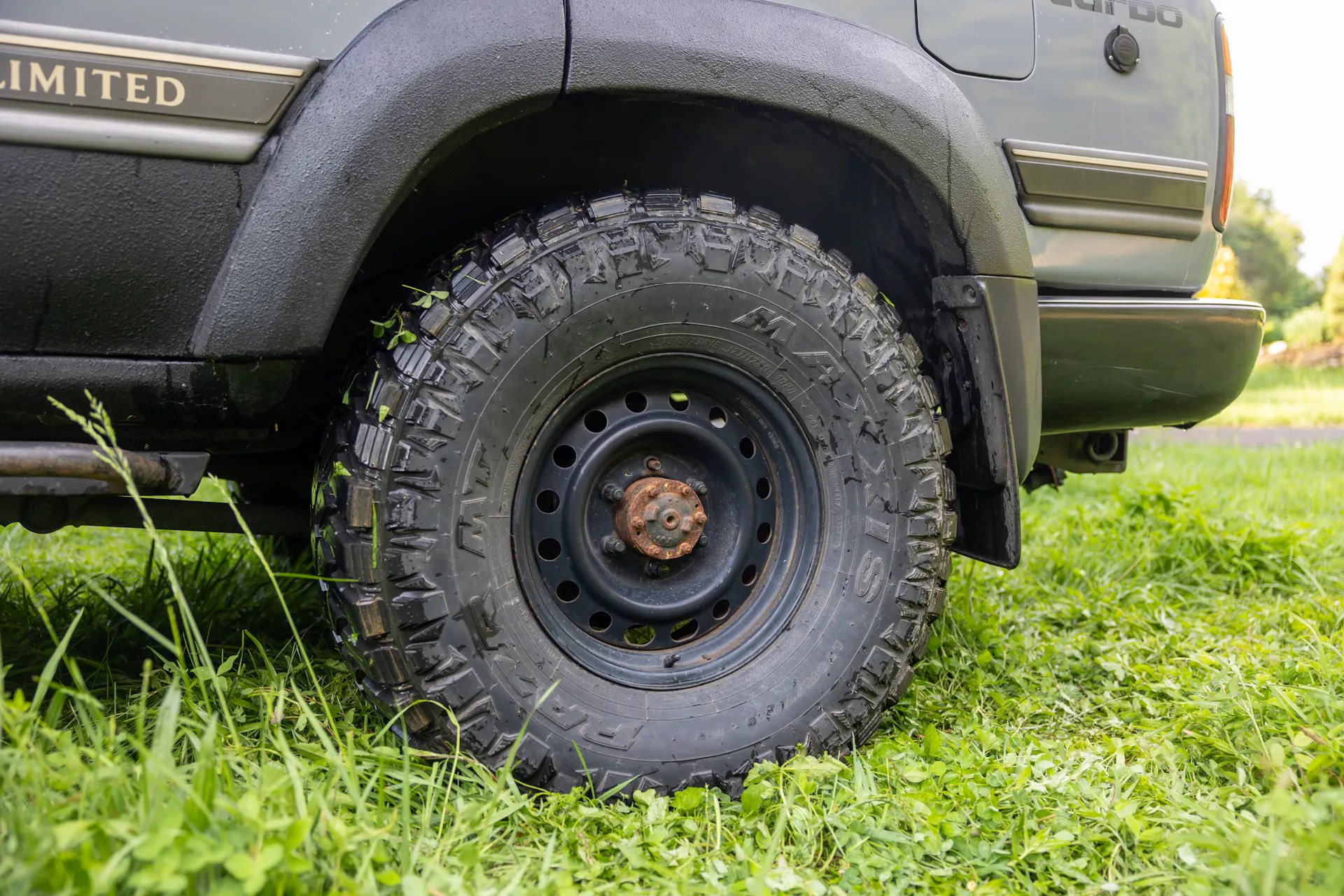 1990 Toyota Land Cruiser VX Limited passenger rear tire