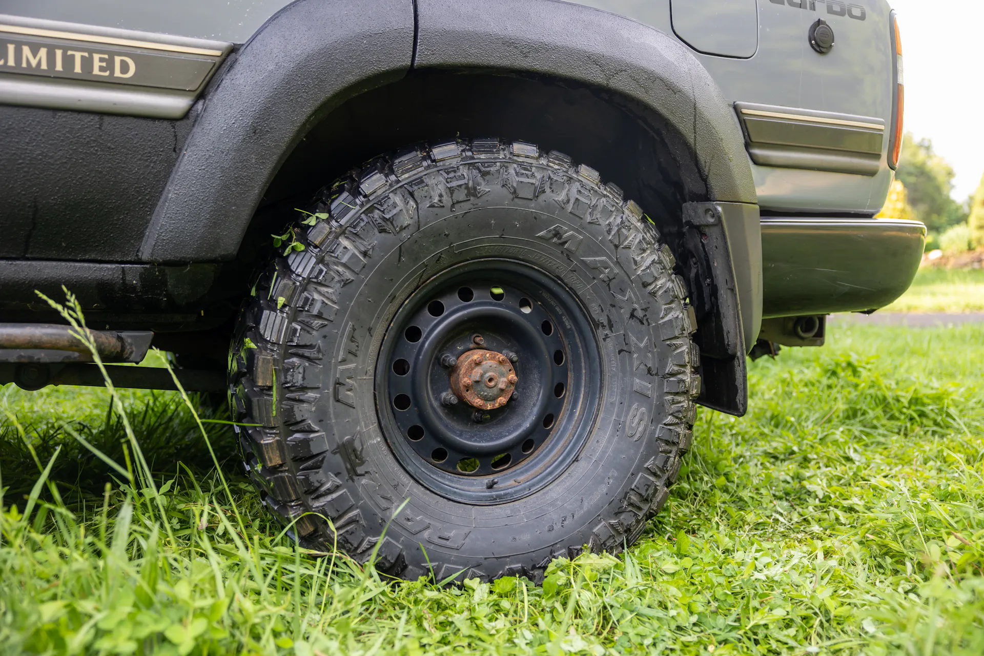 1990 Toyota Land Cruiser VX Limited passenger rear tire