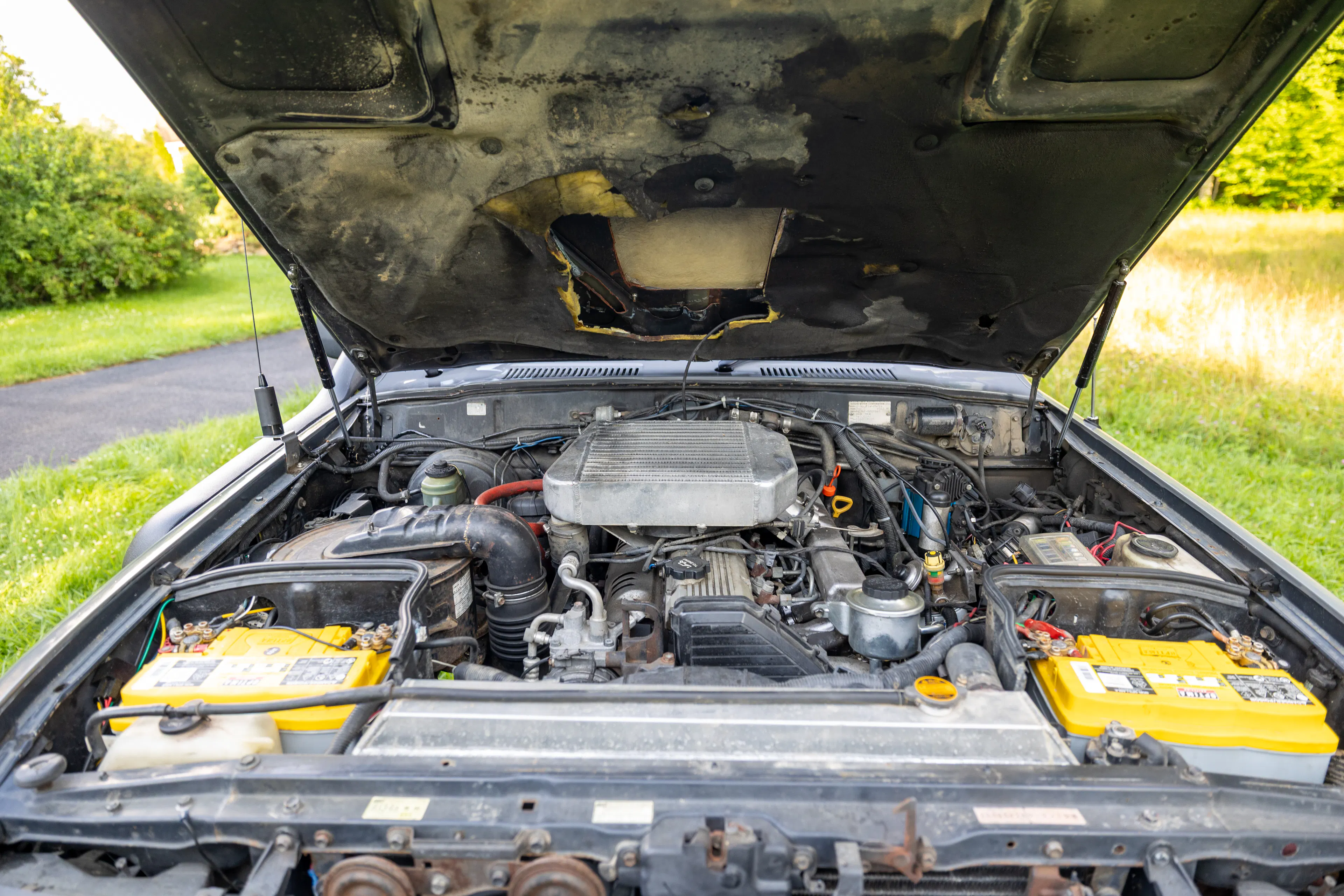 1990 Toyota Land Cruiser VX Limited engine