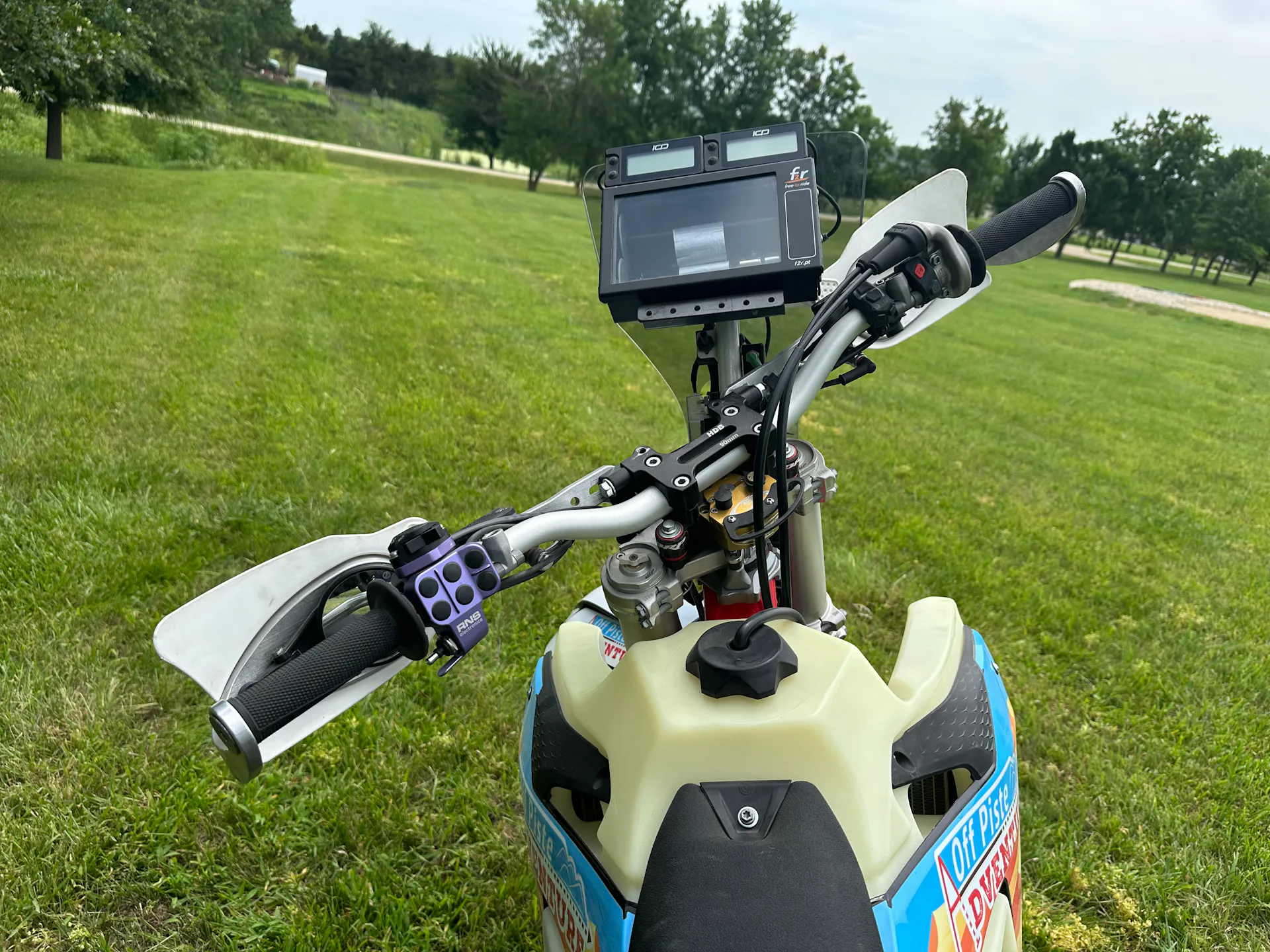 2024 Gas Gas ES500F Off-Piste Adventures cockpit low
