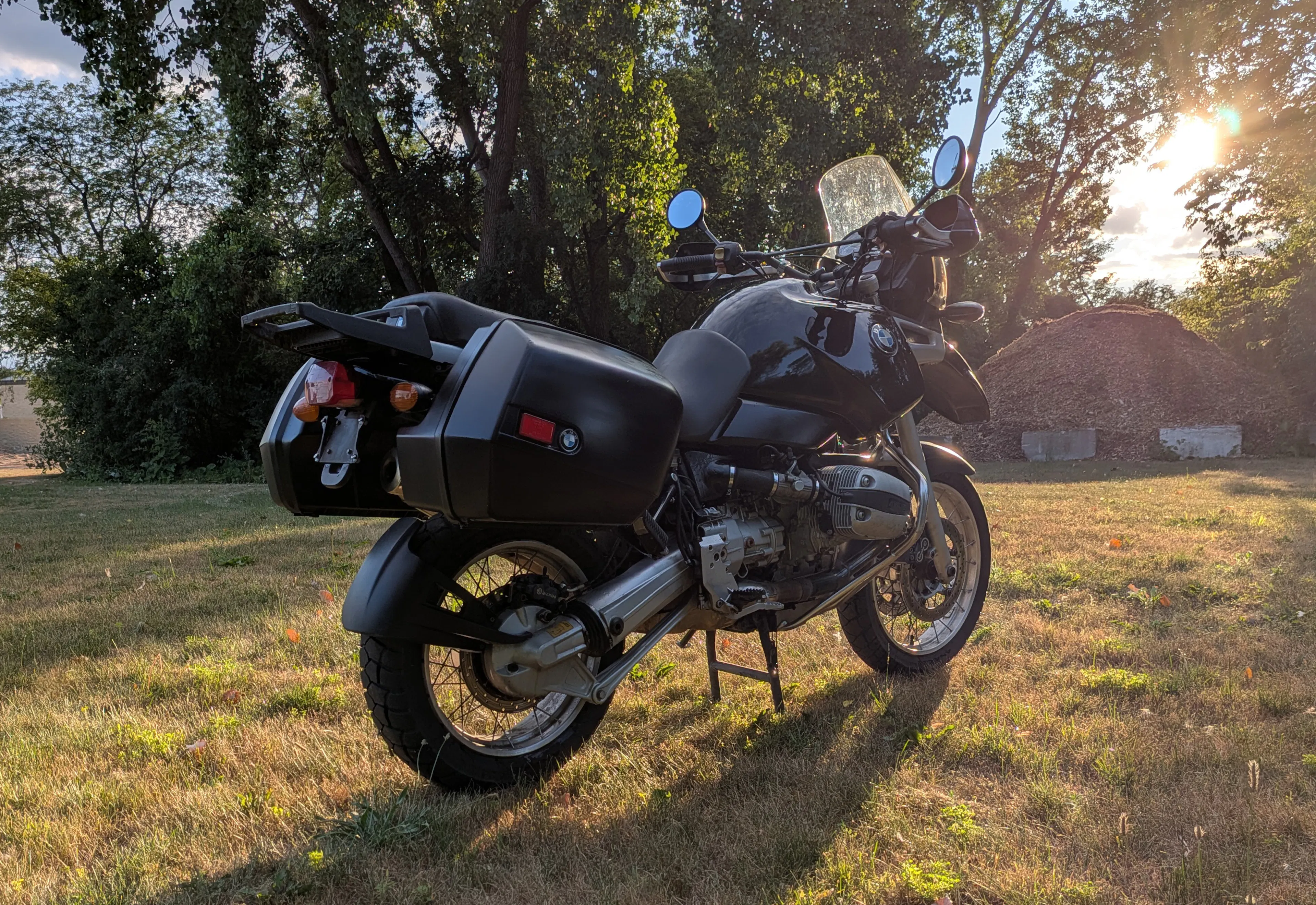 1996 BMW R1100GS right rear 3/4