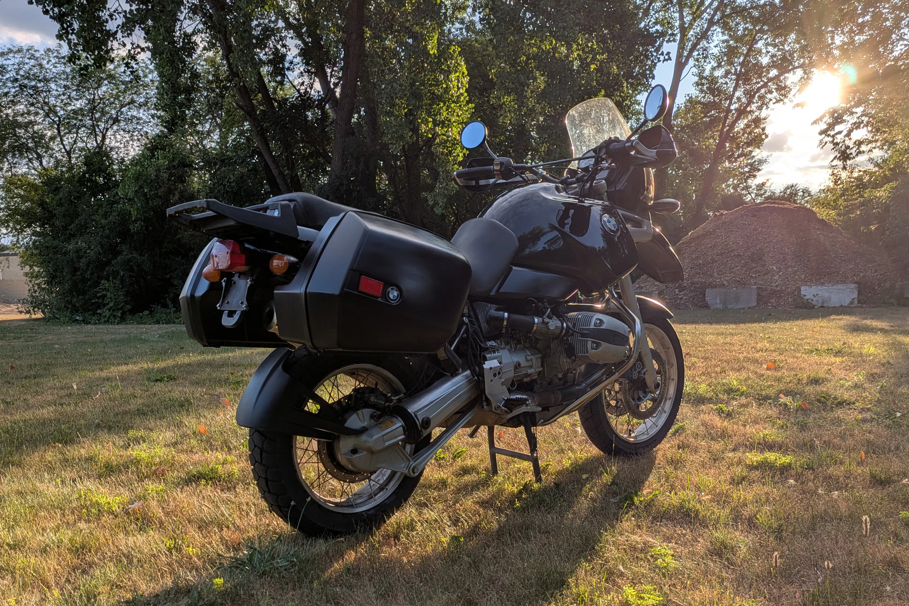 1996 BMW R1100GS right rear 3/4