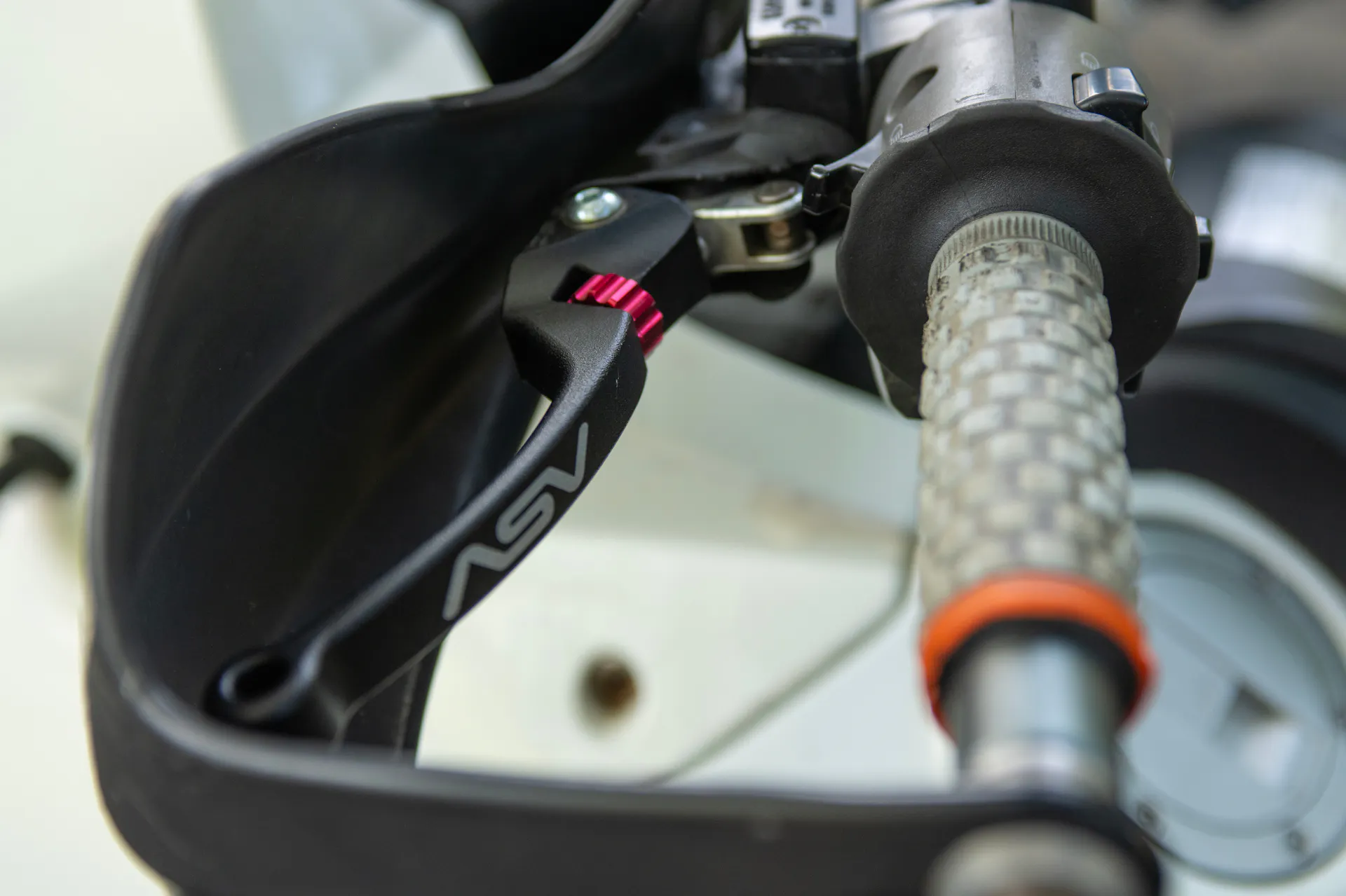 2010 KTM 990 Adventure left grip 
