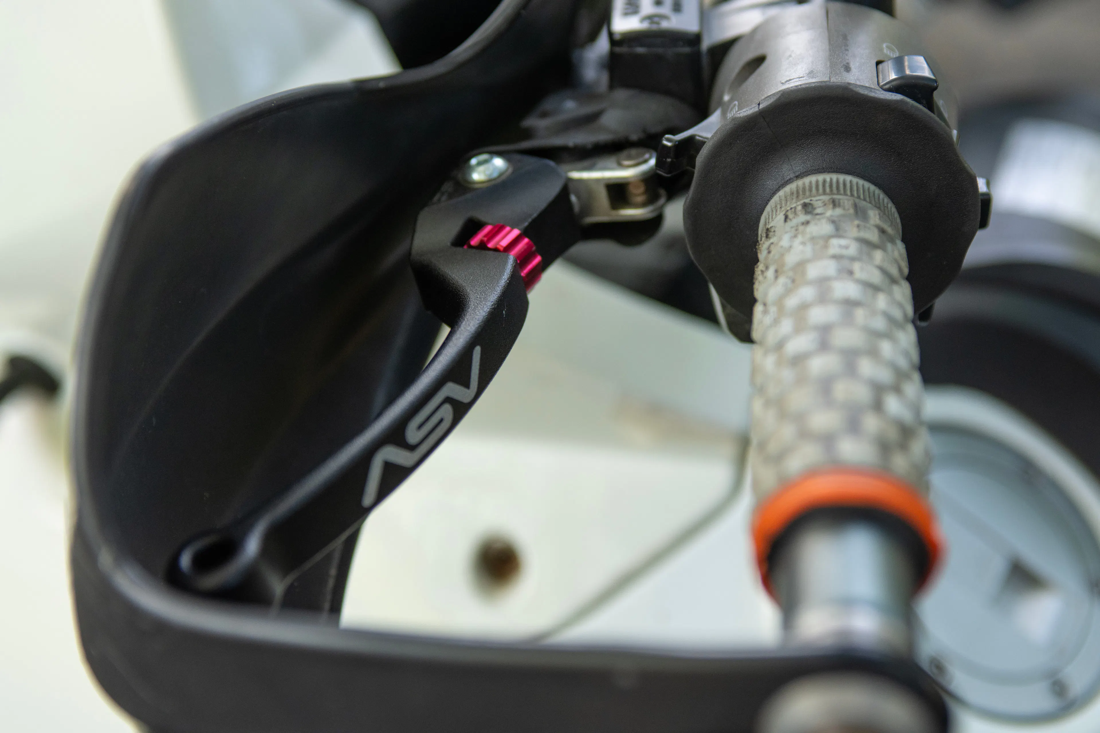 2010 KTM 990 Adventure left grip 