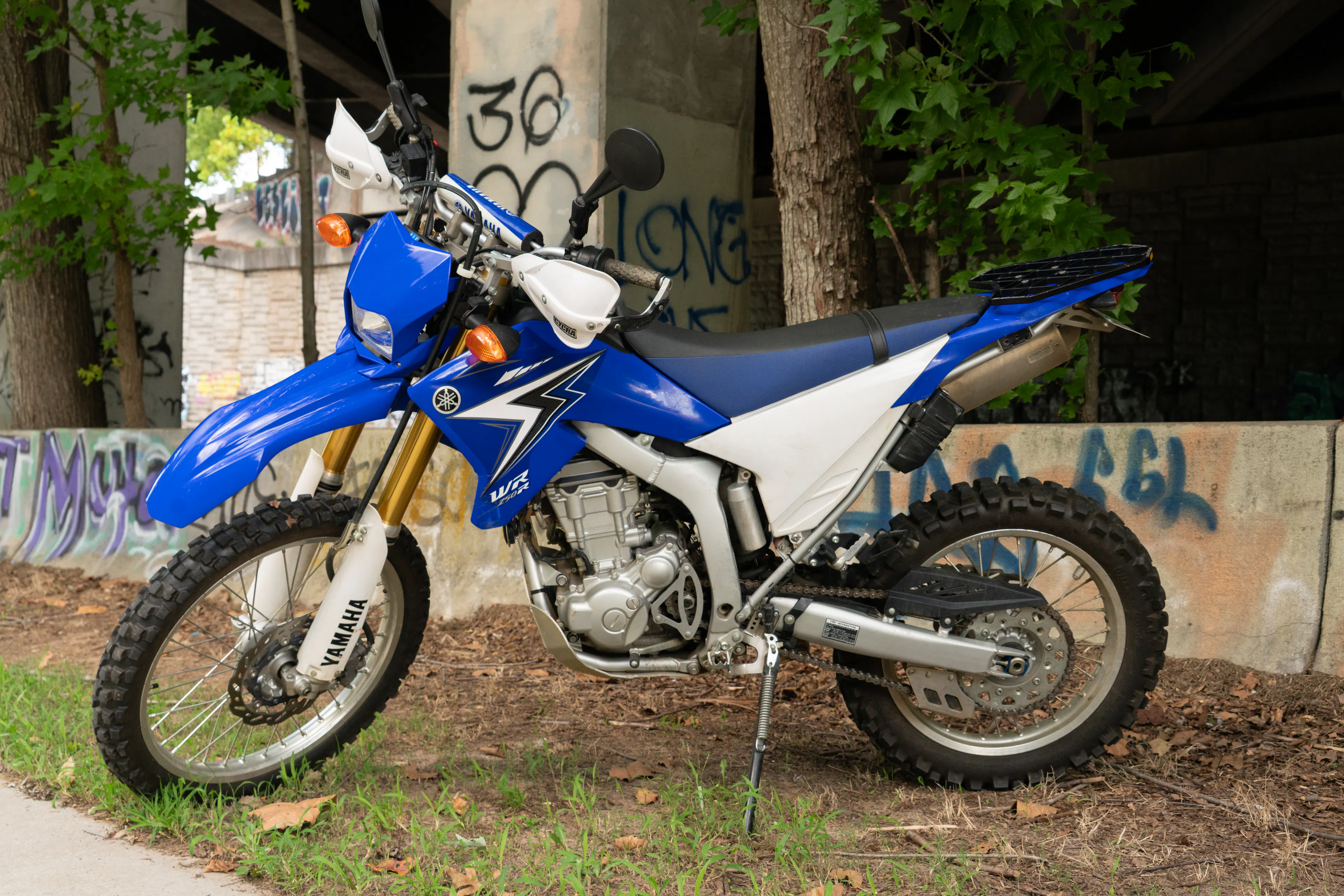 2010 Yamaha WR250R front left 3/4
