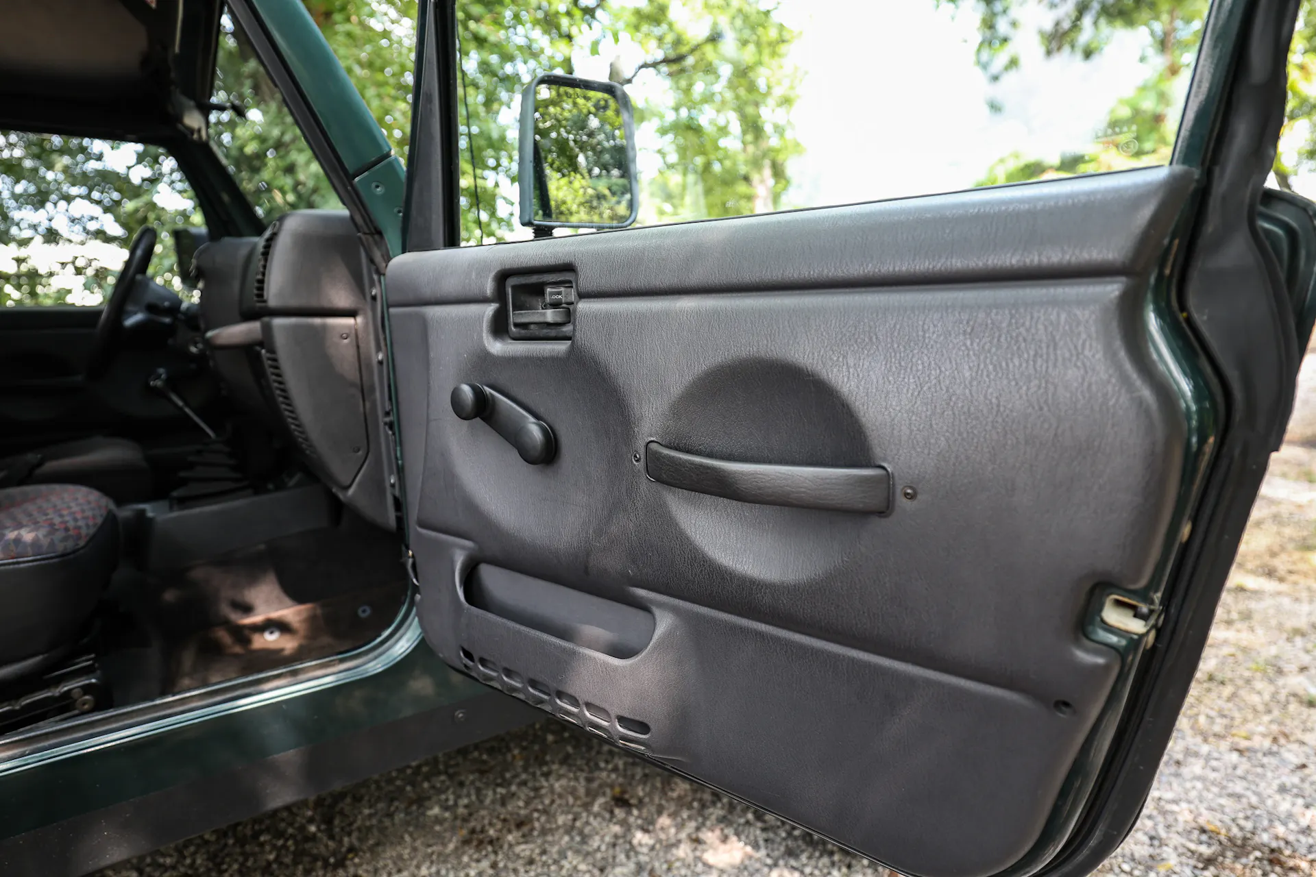 1999 Jeep Wrangler Sport passenger door interior