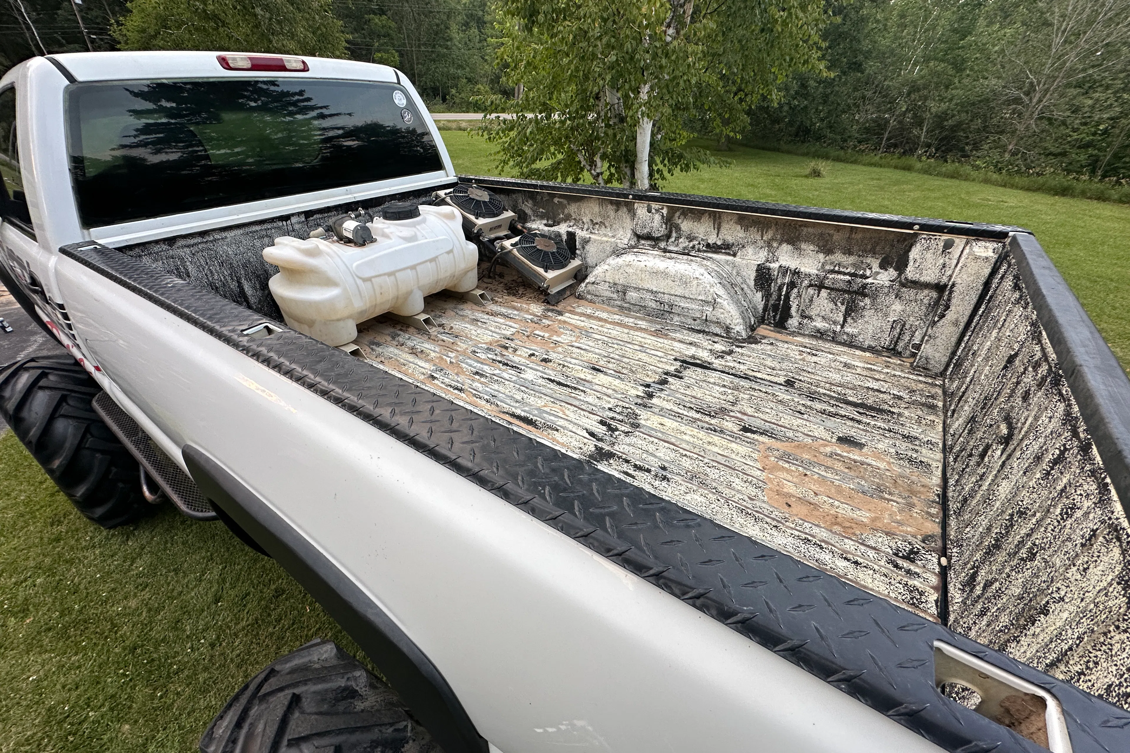 2004 GMC Sierra SXS Blog bed interior
