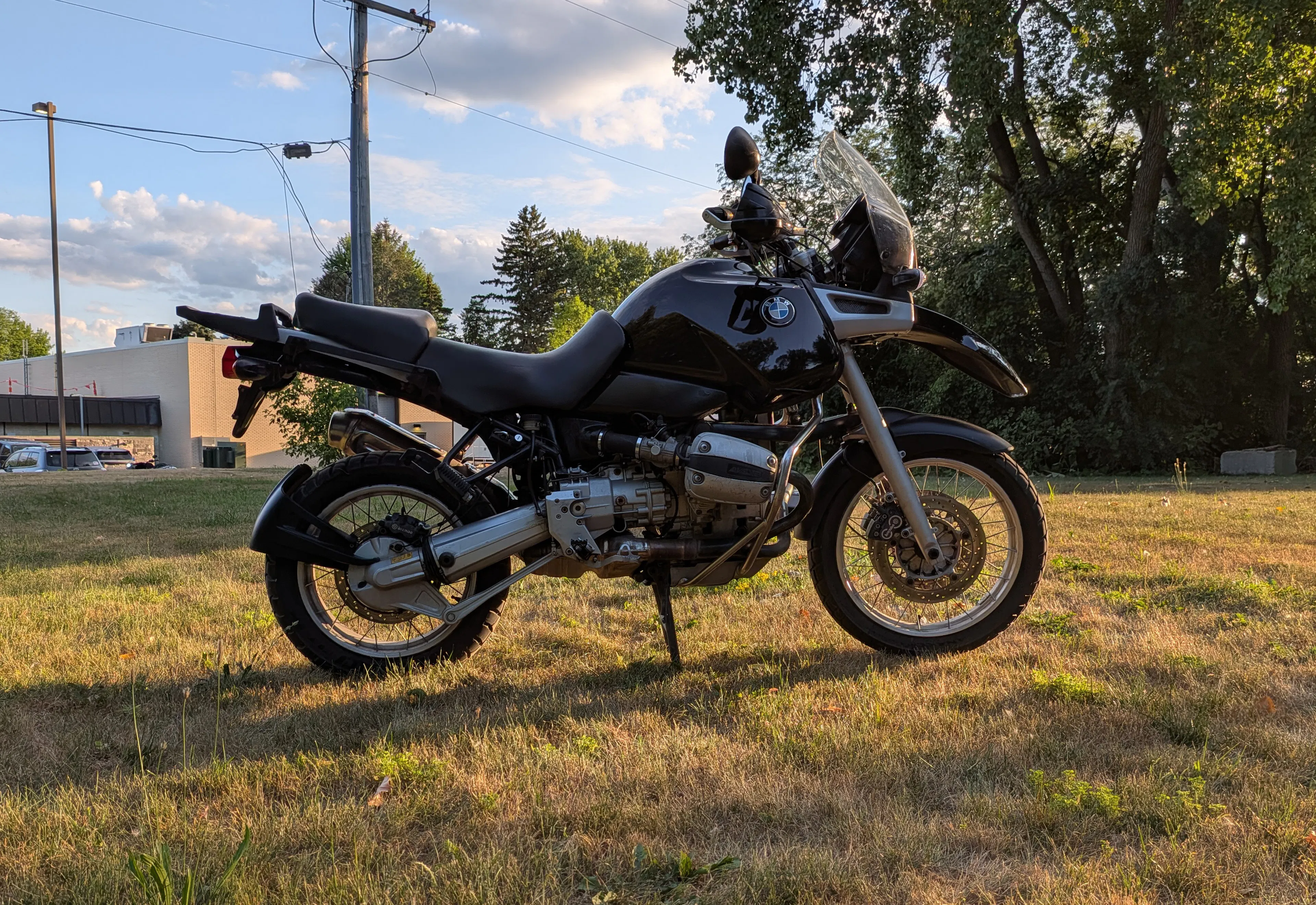 1996 BMW R1100GS right side far
