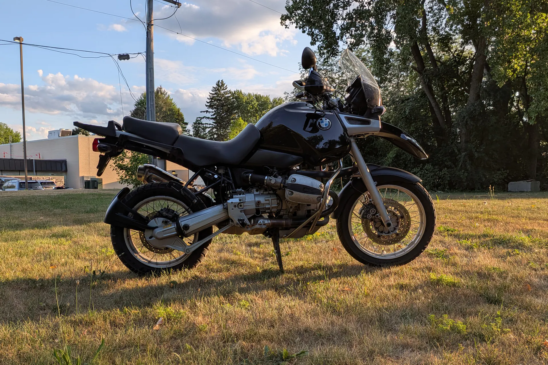 1996 BMW R1100GS right side far