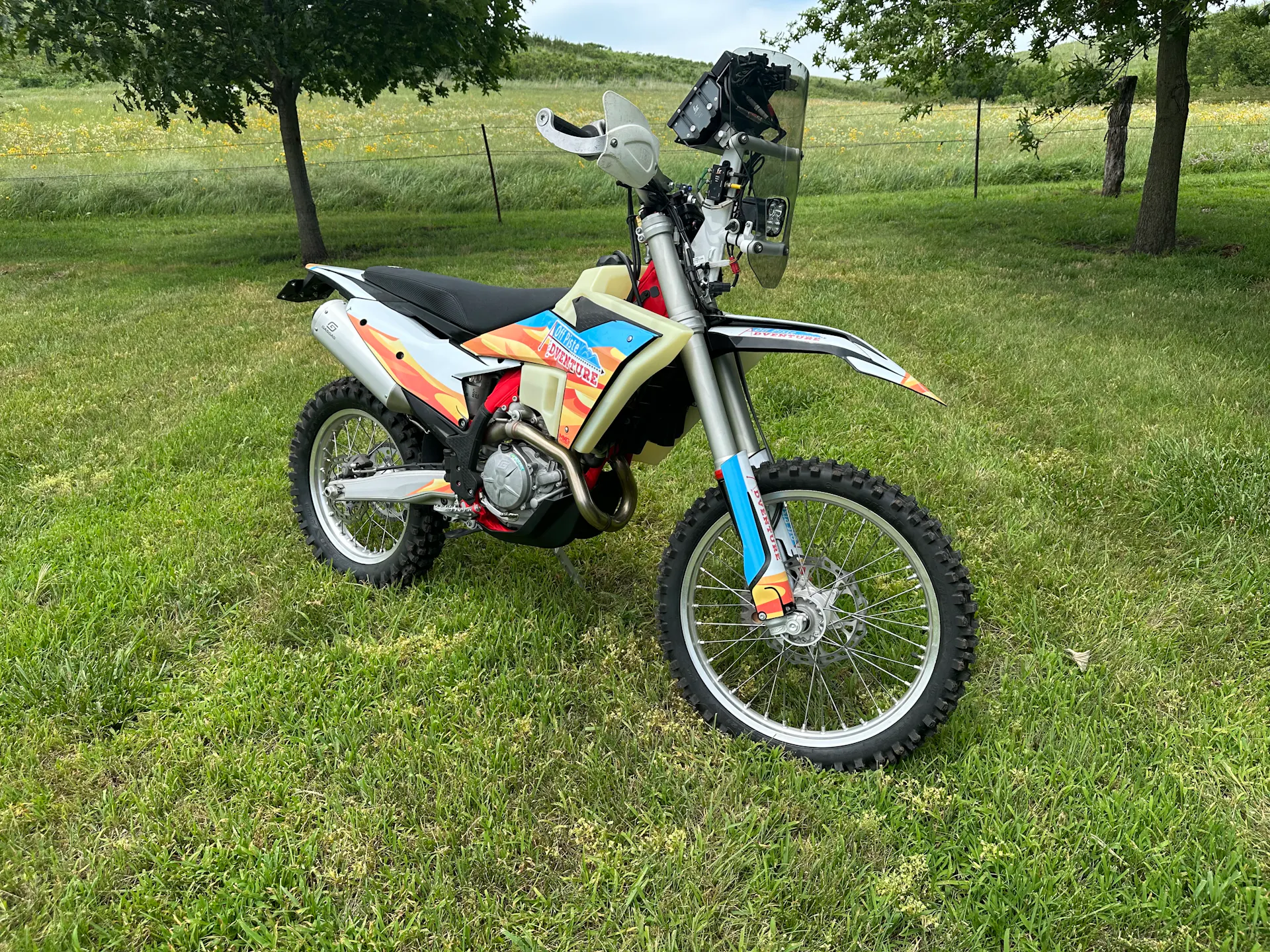 2024 Gas Gas ES500F Off-Piste Adventures right front 3/4 shallow