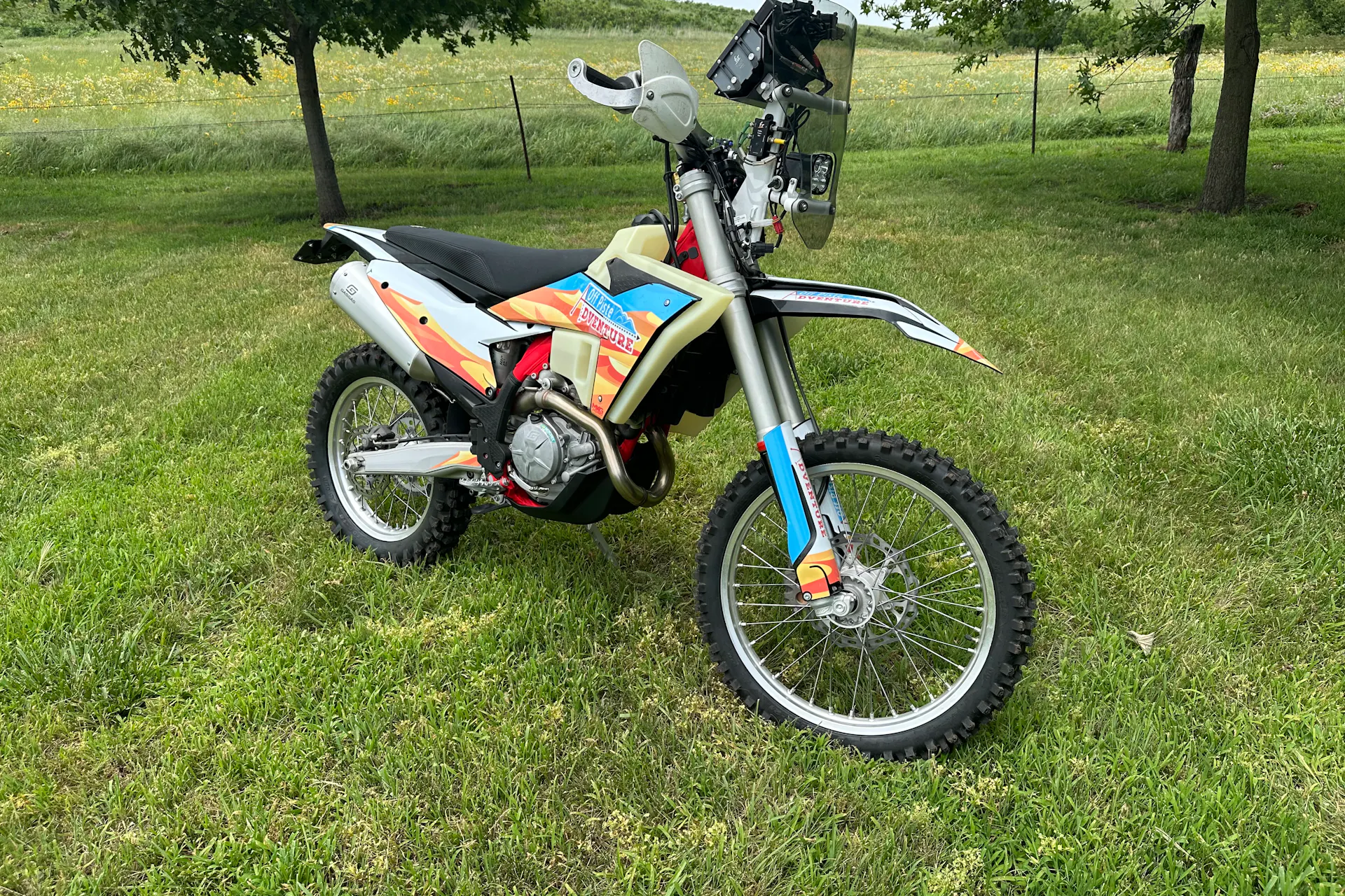 2024 Gas Gas ES500F Off-Piste Adventures right front 3/4 shallow