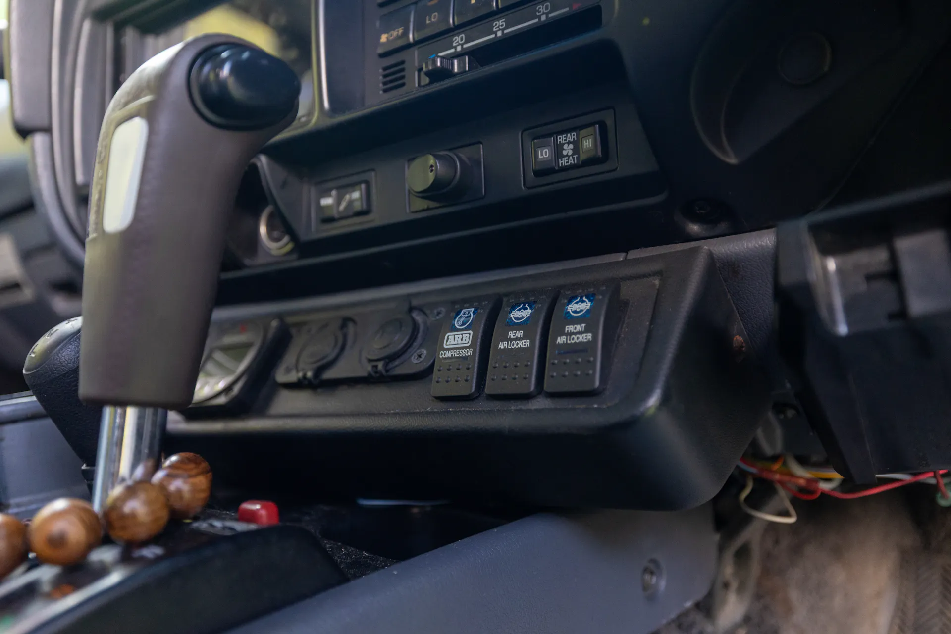 1990 Toyota Land Cruiser VX Limited shifter/air locker/air compressor switches