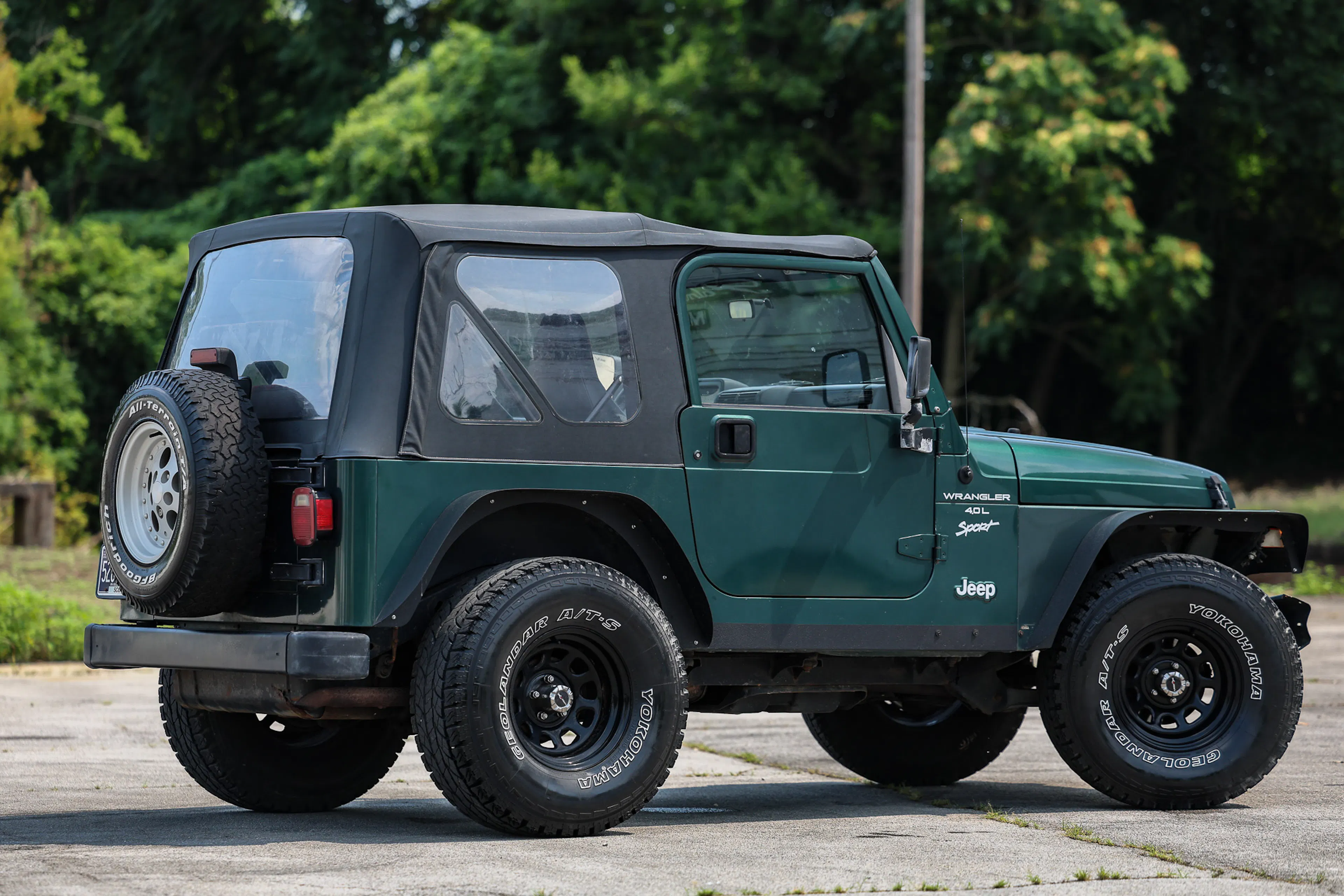 1999 Jeep Wrangler Sport passenger rear shallow 3/4