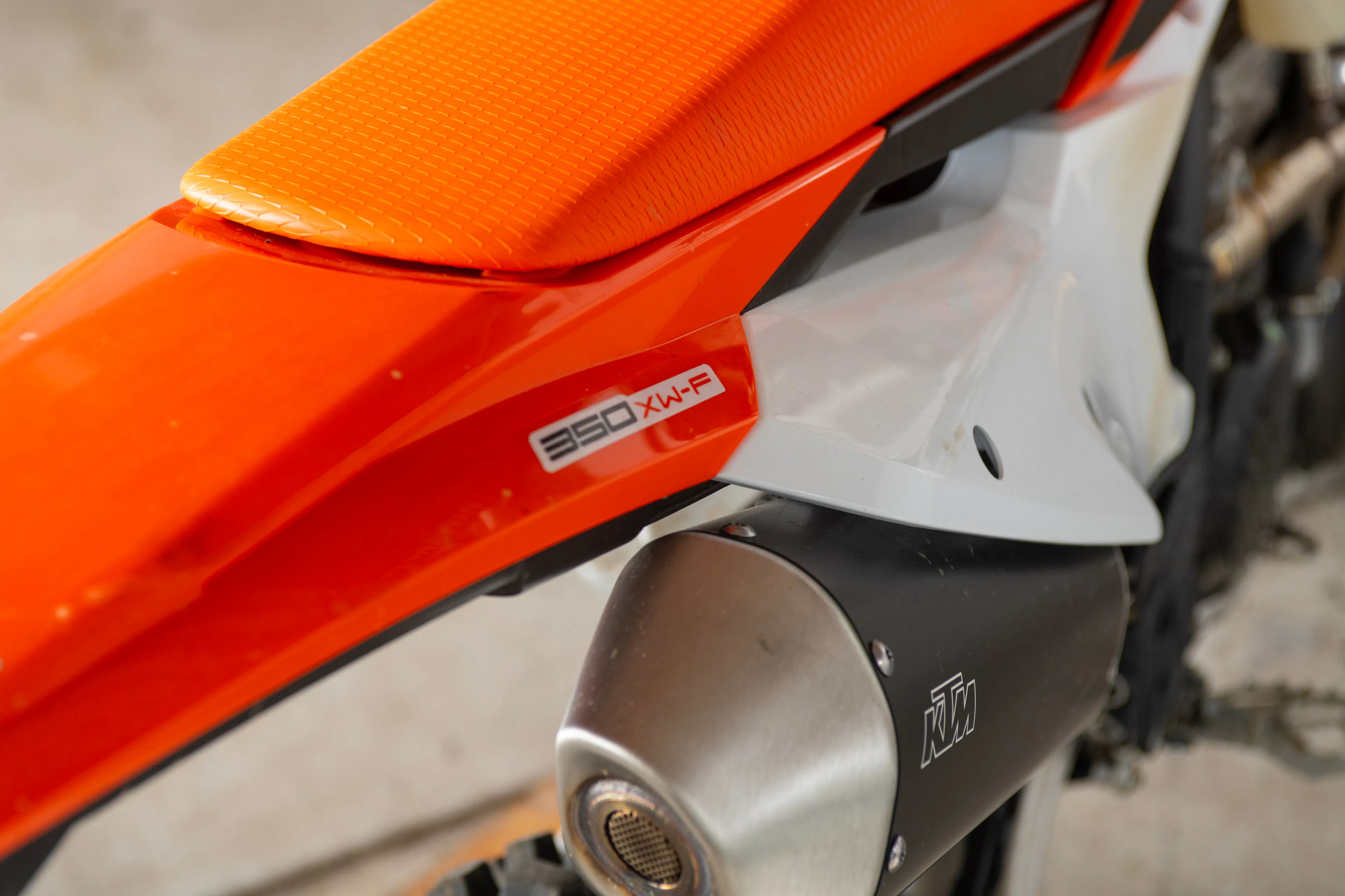 2024 KTM 350 XW-F fender/badge right 