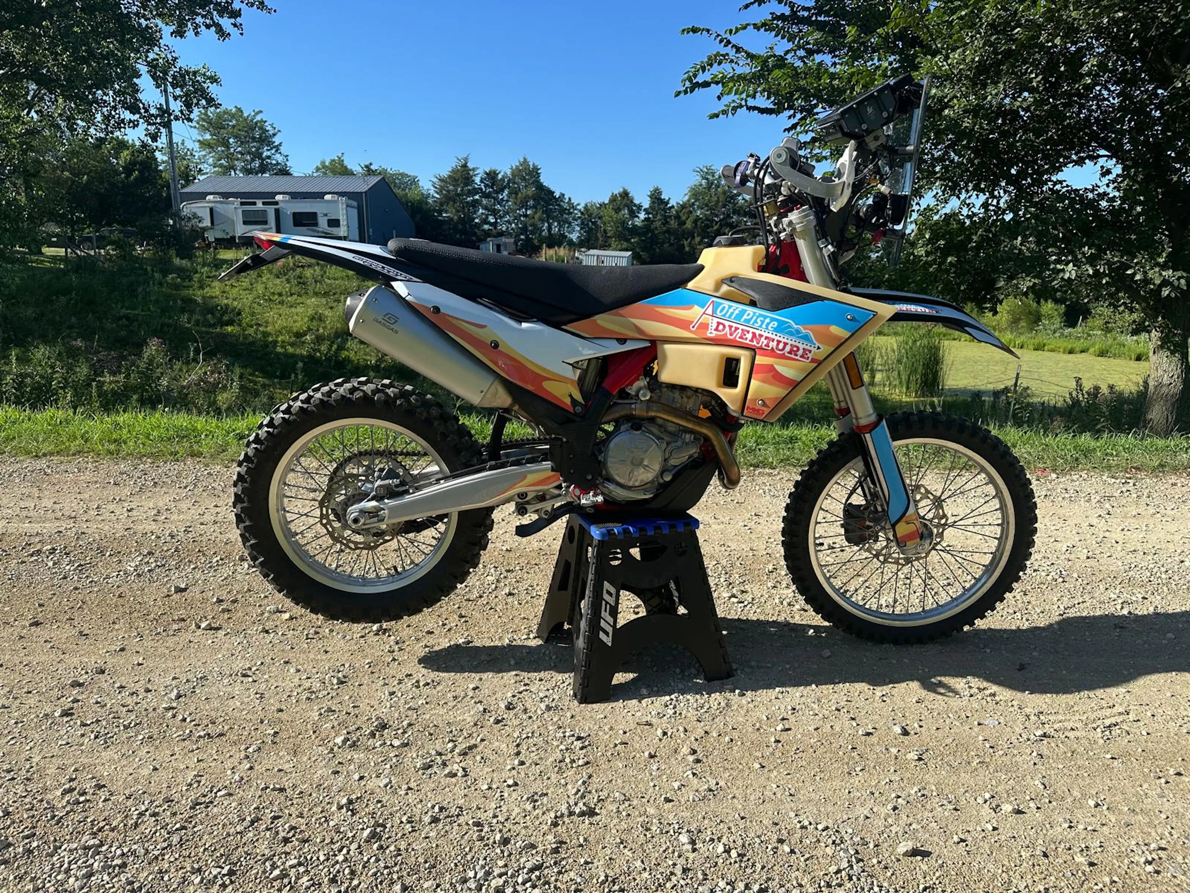 2024 GasGas ES500F right side