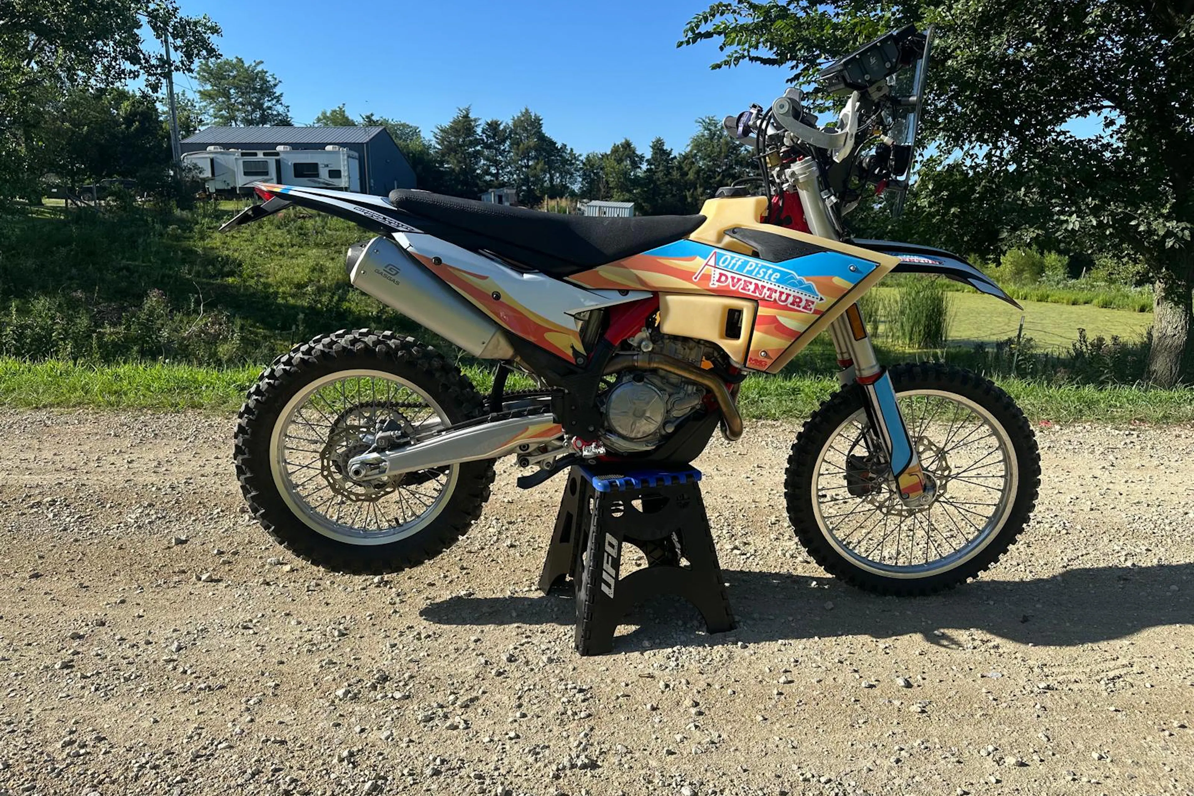 2024 GasGas ES500F right side