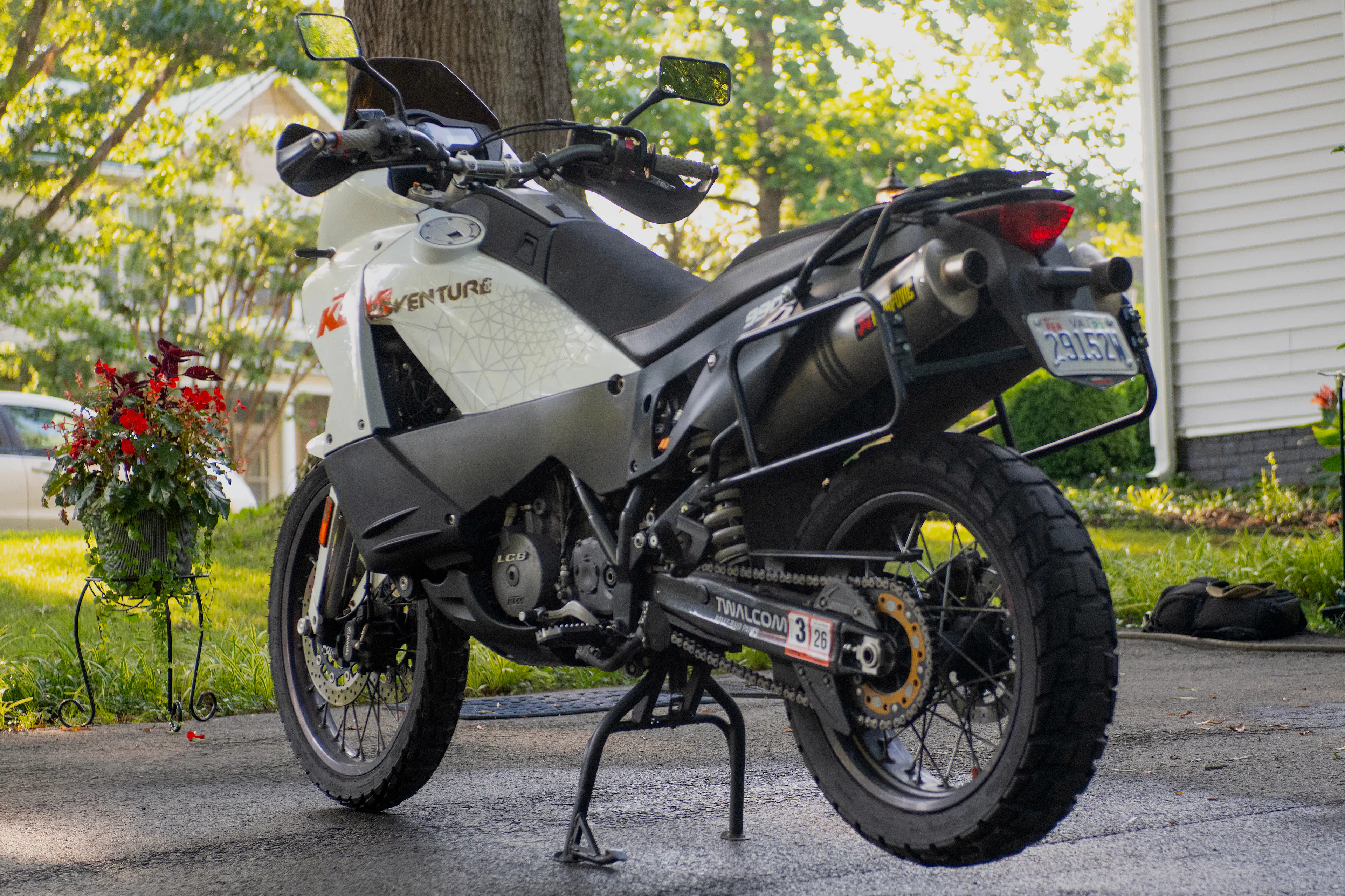 2010 KTM 990 Adventure left rear 3/4