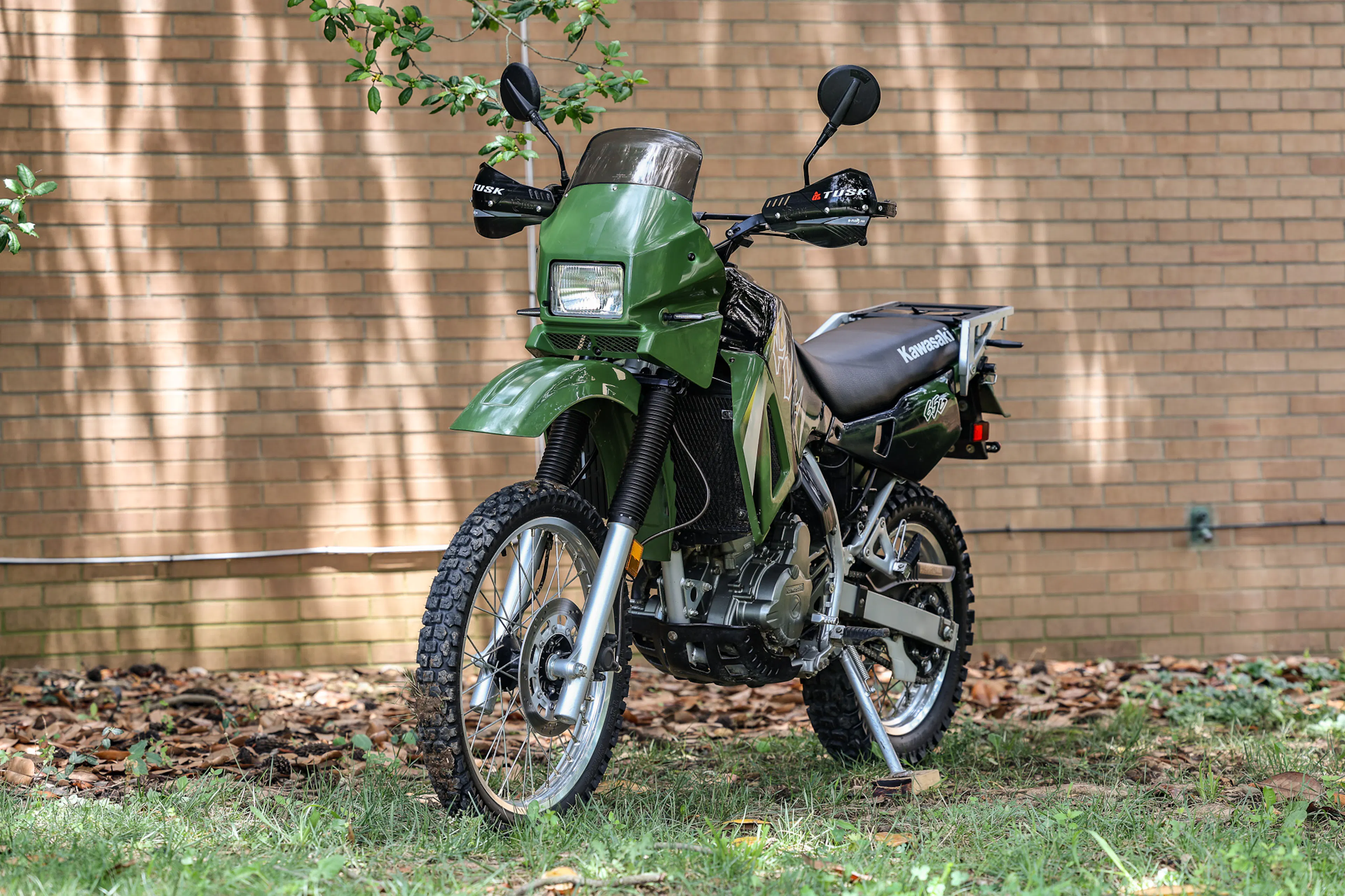 2003 Kawasaki KLR 650 front right 3/4