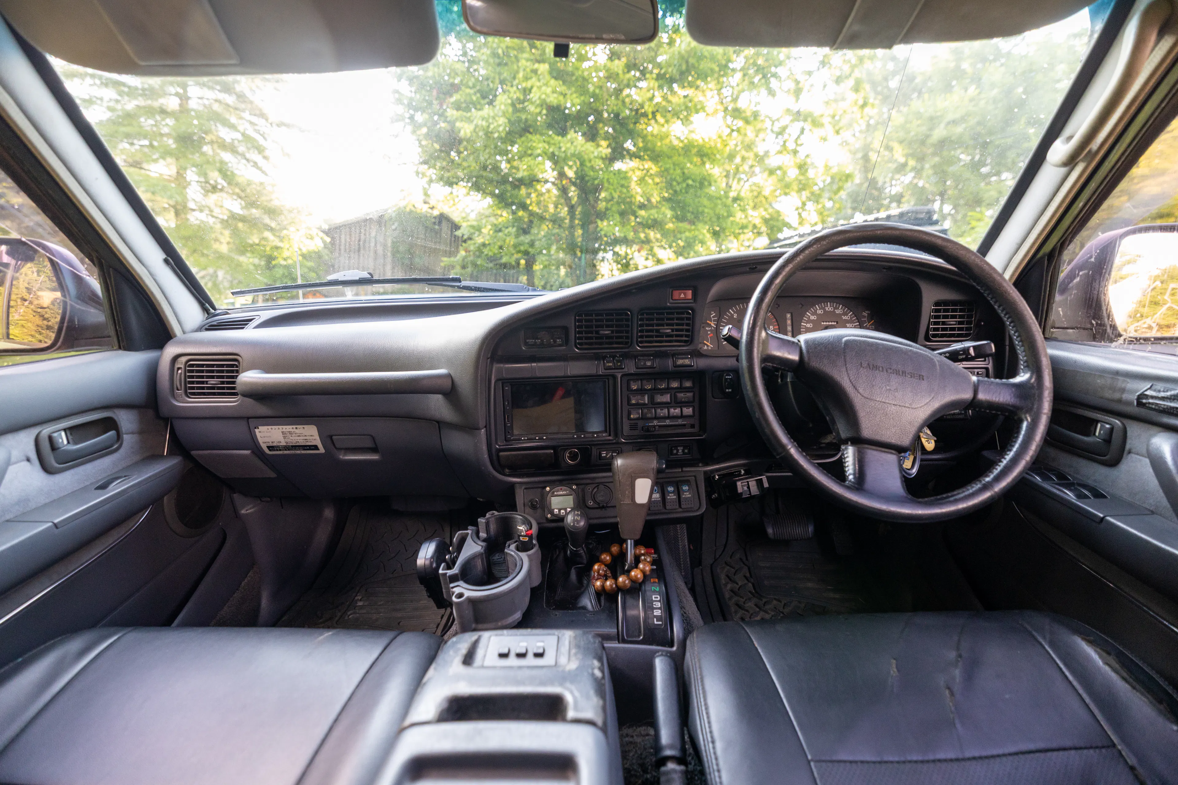 1990 Toyota Land Cruiser VX Limited dash
