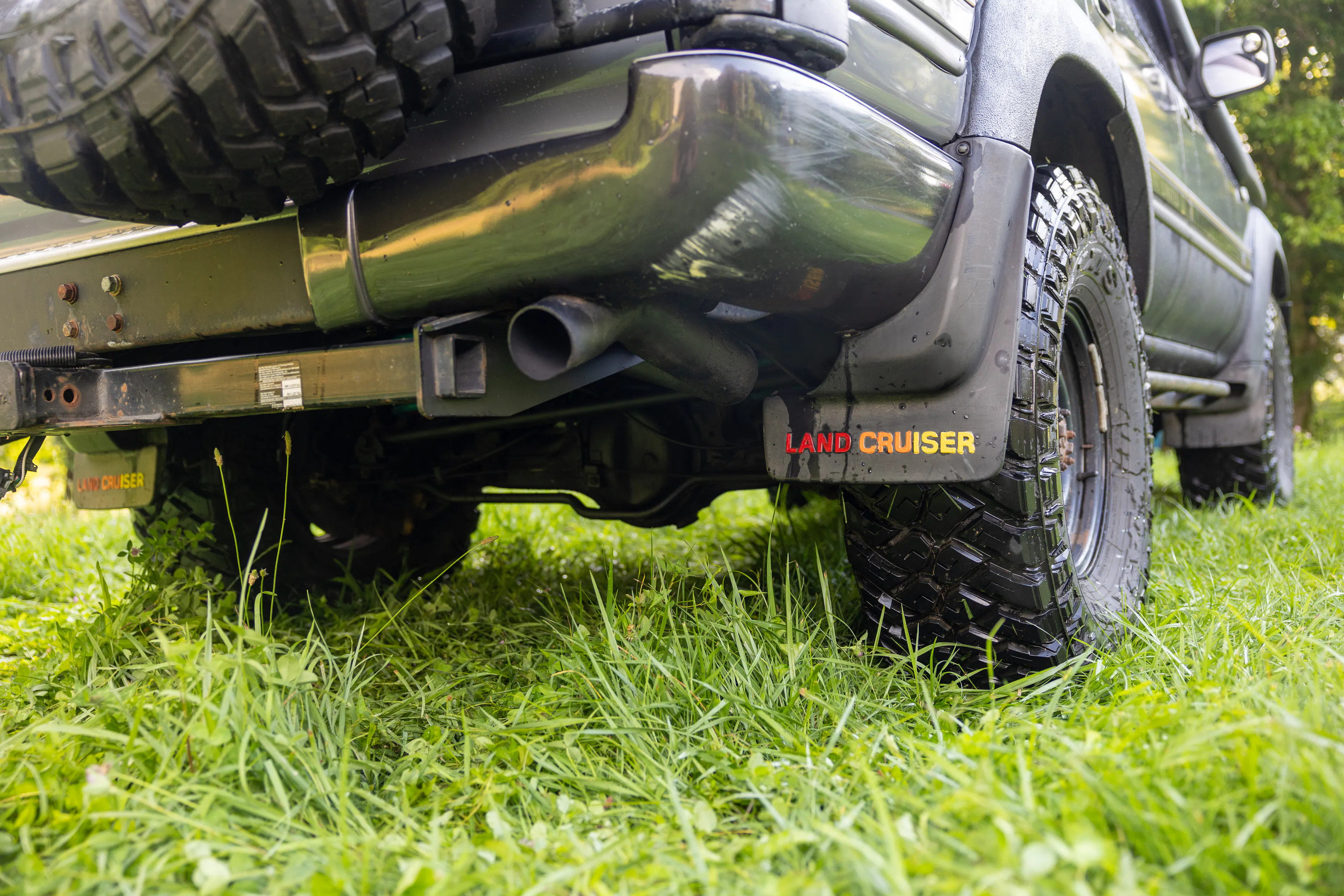 1990 Toyota Land Cruiser VX Limited exhaust/bumper