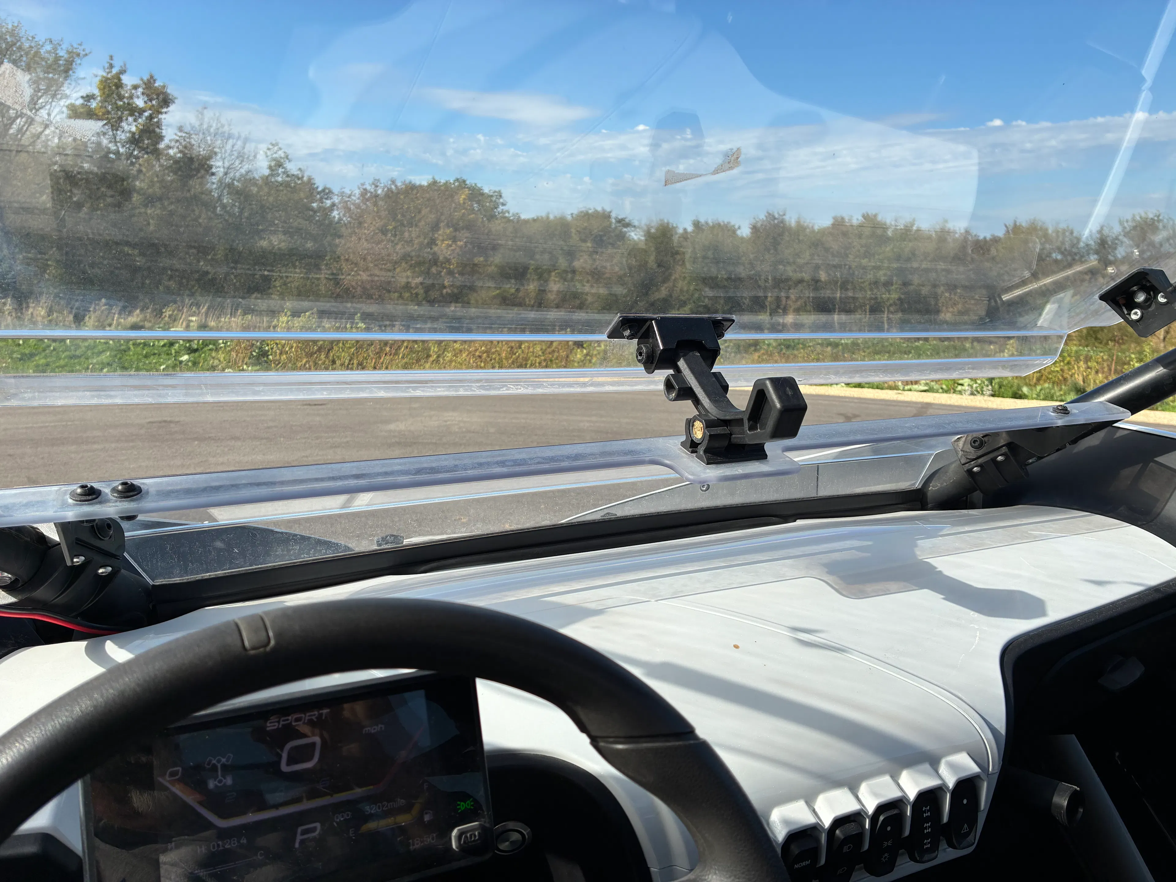 2022 CF Moto ZForce 950 HO windshield down
