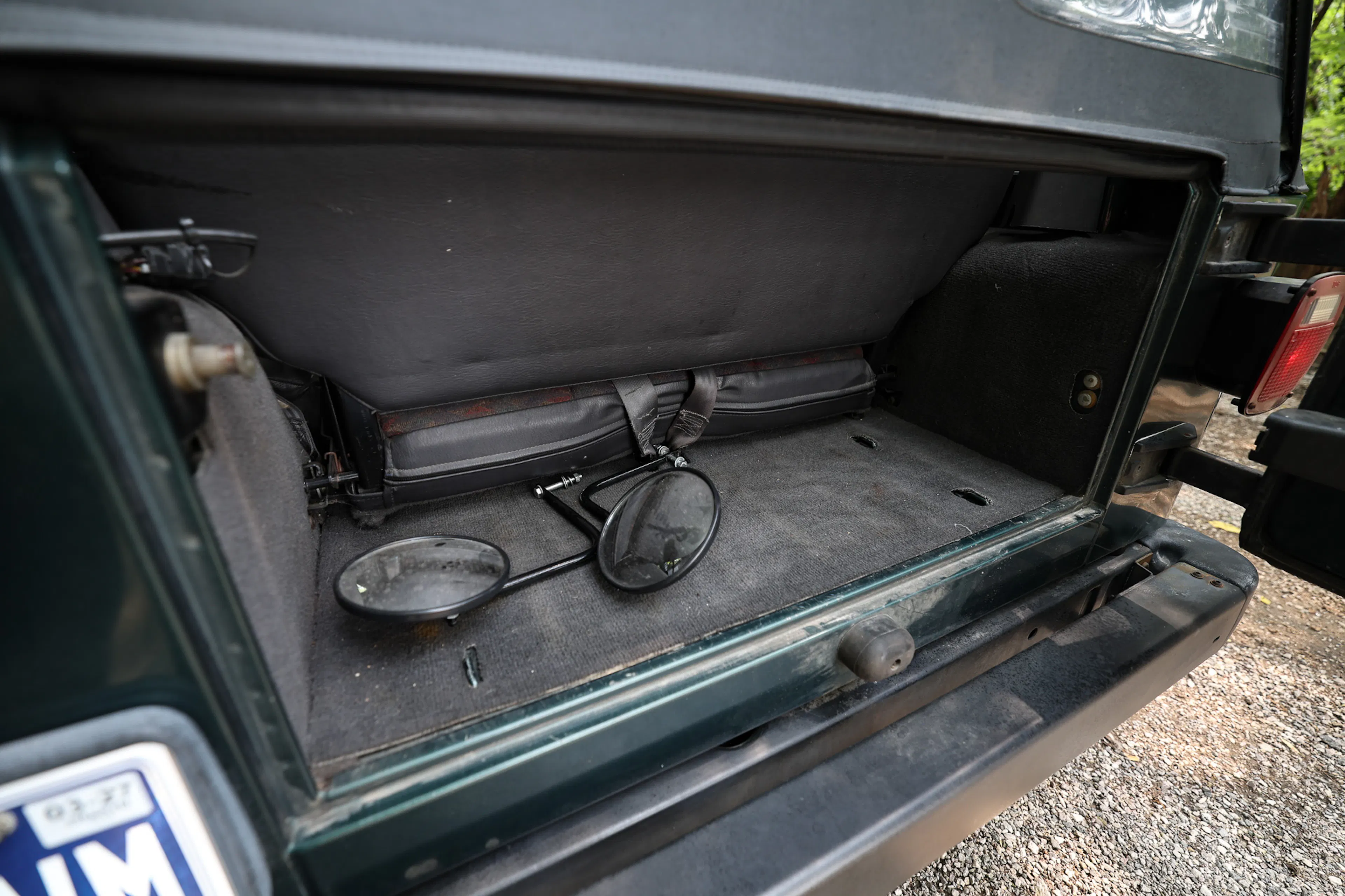 1999 Jeep Wrangler Sport trunk