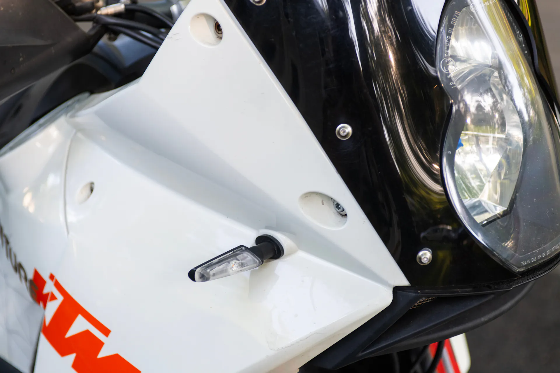 2010 KTM 990 Adventure right turn signal