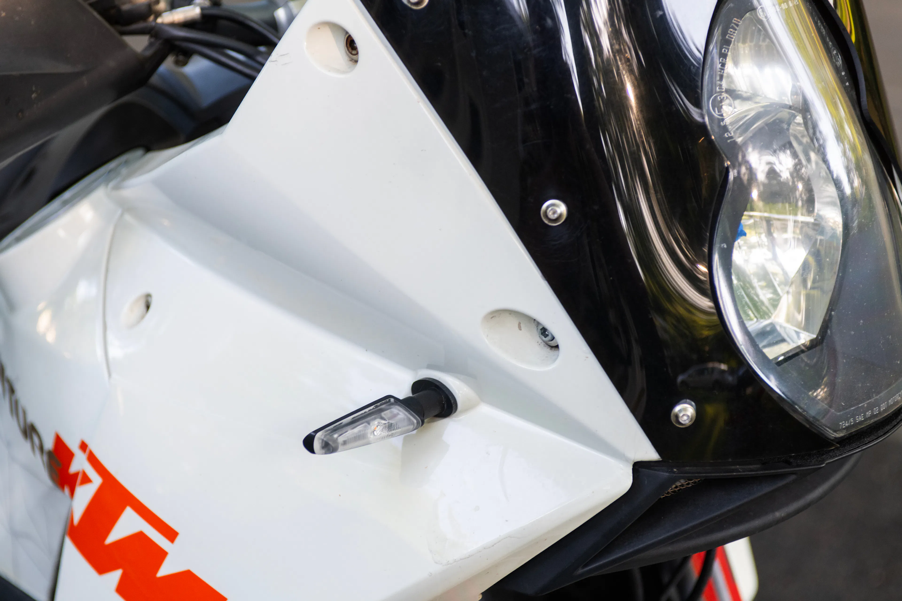 2010 KTM 990 Adventure right turn signal