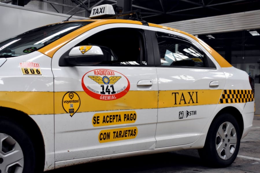 Vehiculo taxi 141