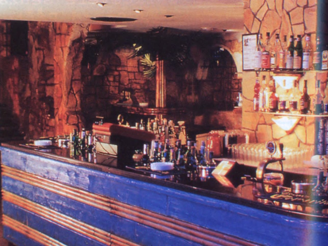 tropical bar coloniale trecate discoteca