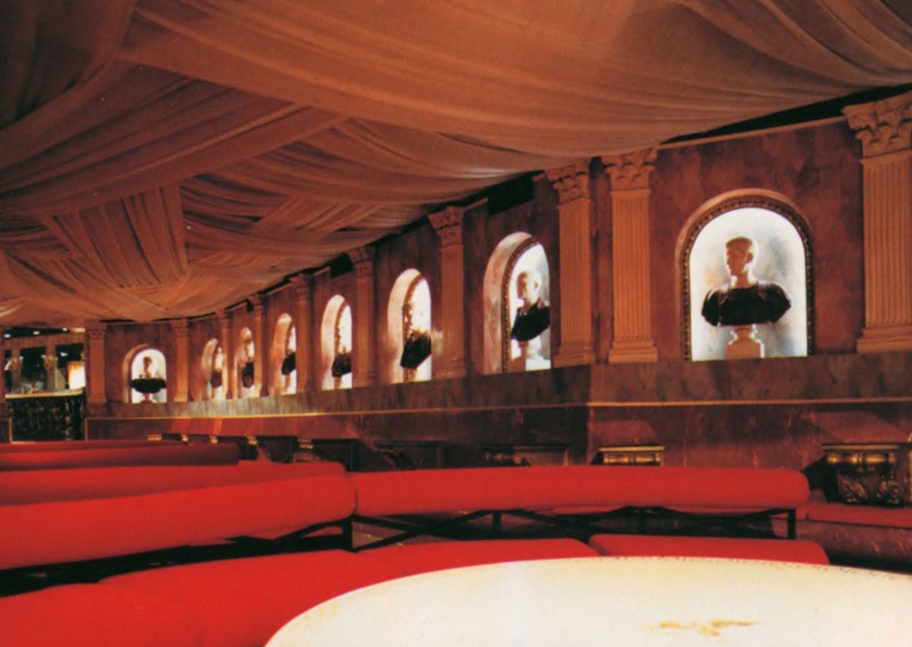 Discoteca divanetti Baia Imperiale