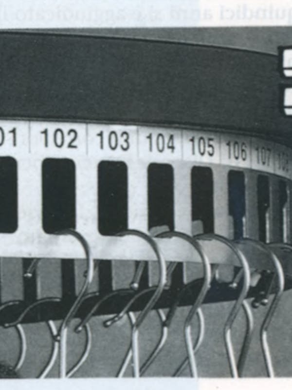 `Inserzione Metalprogetti Sistemi computerizzati per immagazzinare e trasportare abiti