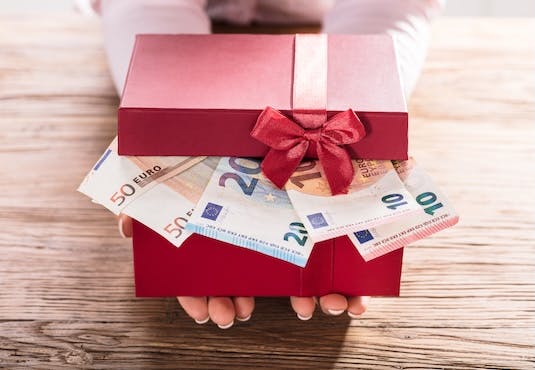 Faire des dons à ses proches