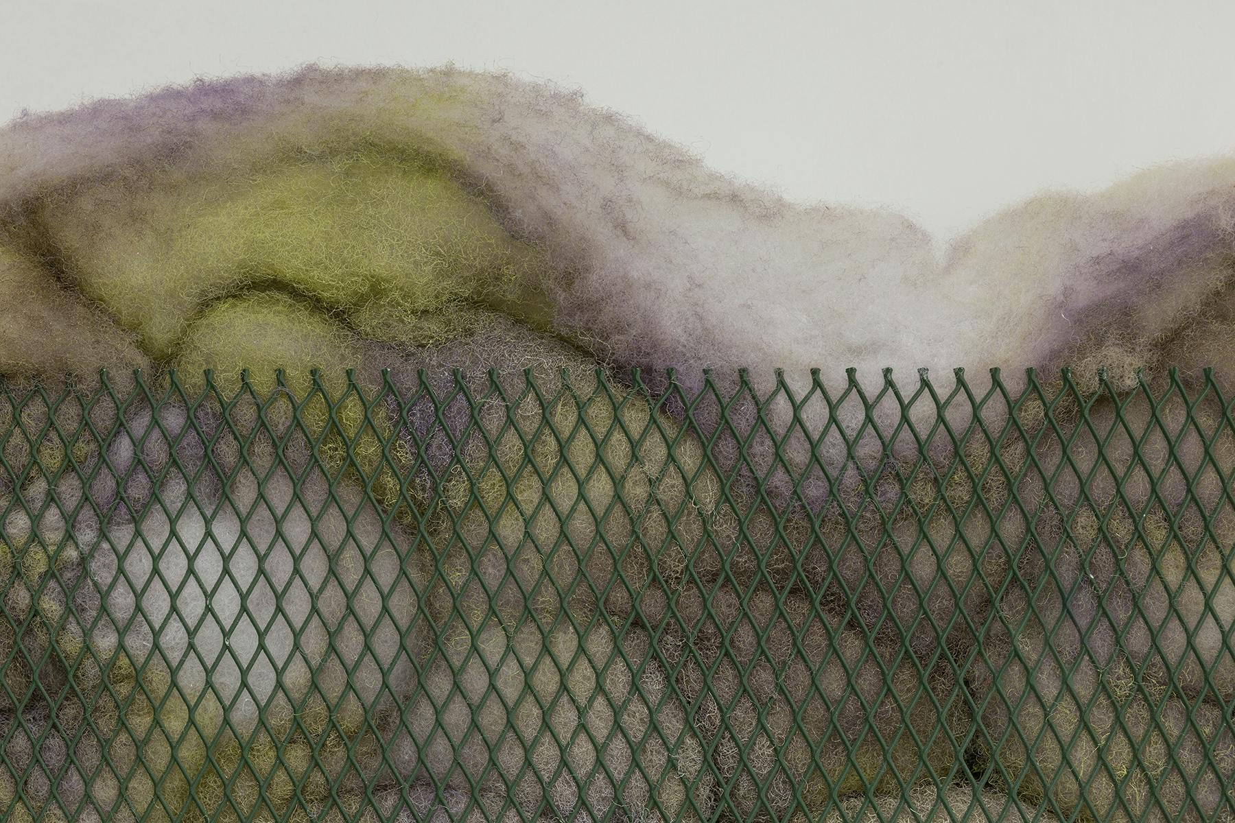 Deserto #345, Alessandro Costanzo, 2021, acrilico su ovatta sintetica e rete metallica, 80 x 55 x 5 cm (dettaglio)