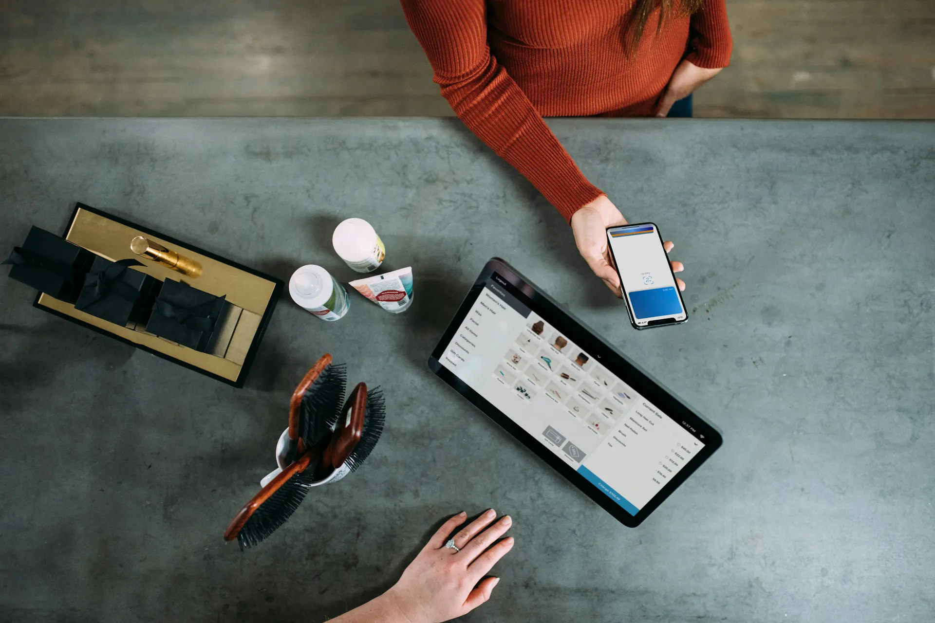 Corporate Gift Ideas for Staff Under $200 in Singapore (2026)