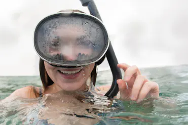 diver with fogged mask