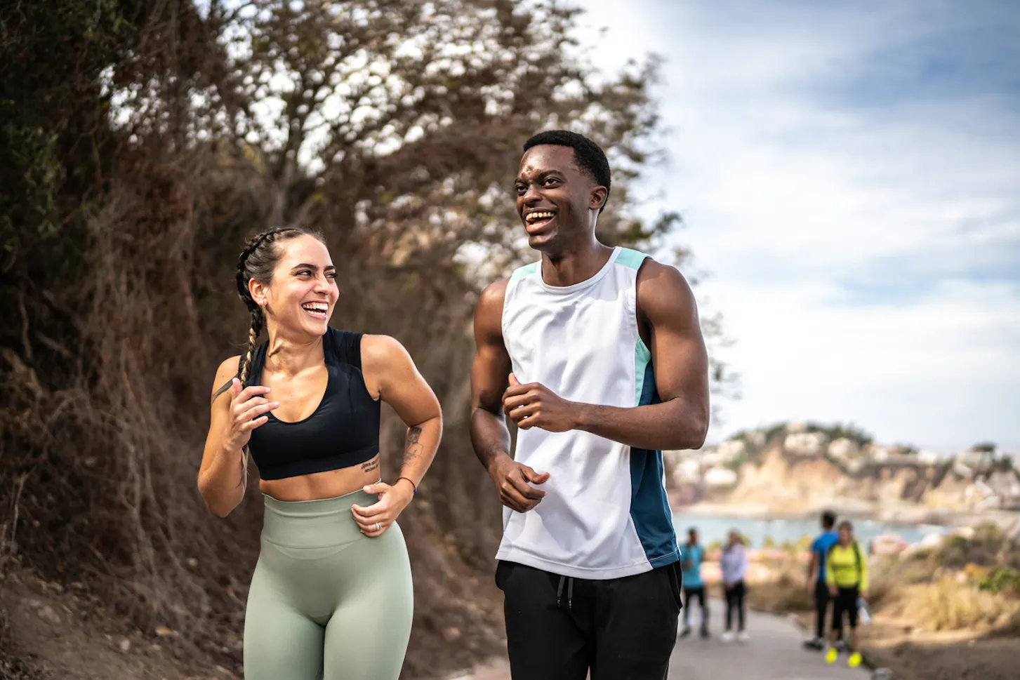 2 joggers