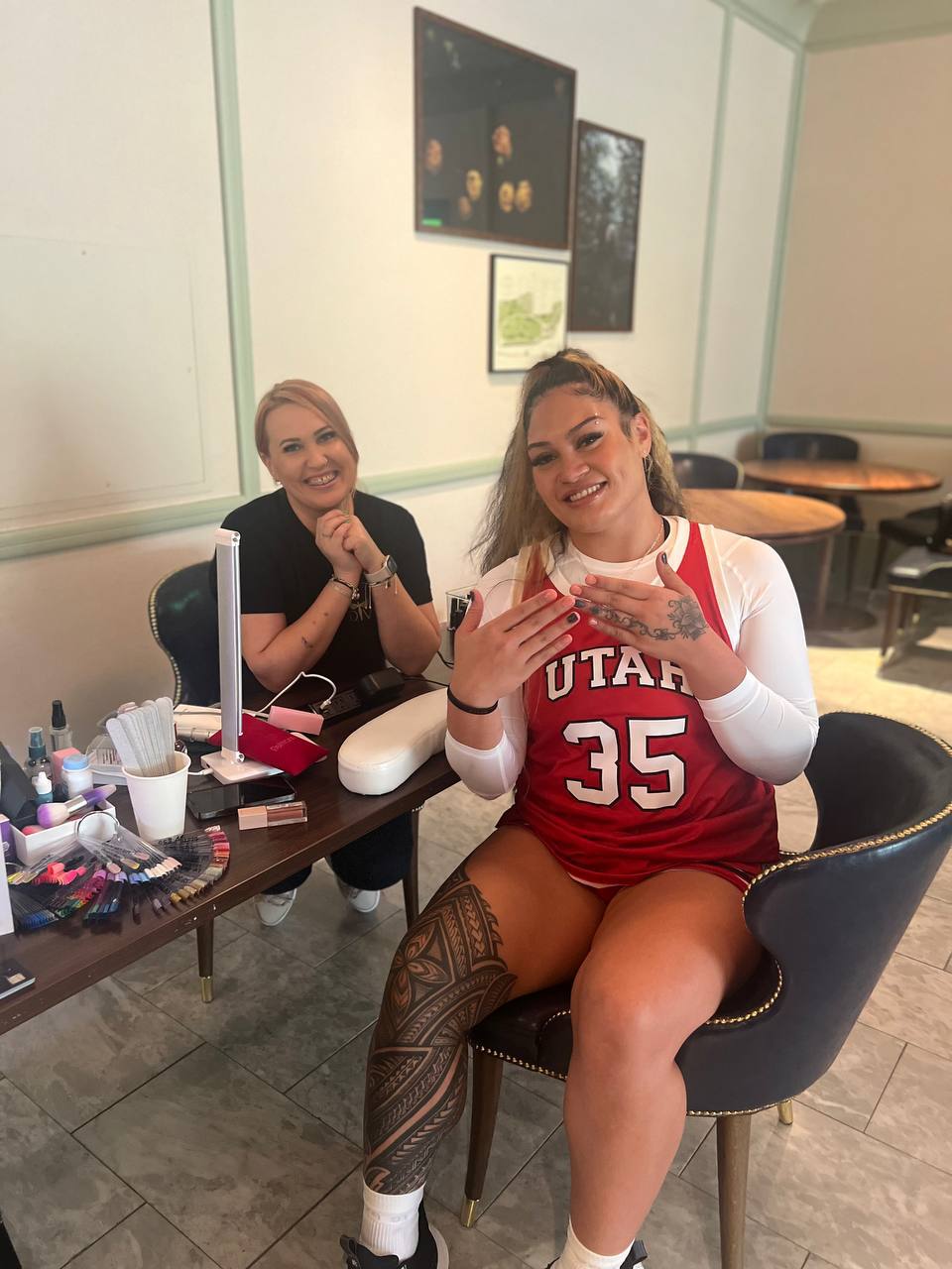 Nail Salon on the Las Vegas Strip — Why the Best Option Might Be the One That Walks Through Your Hotel Room Door