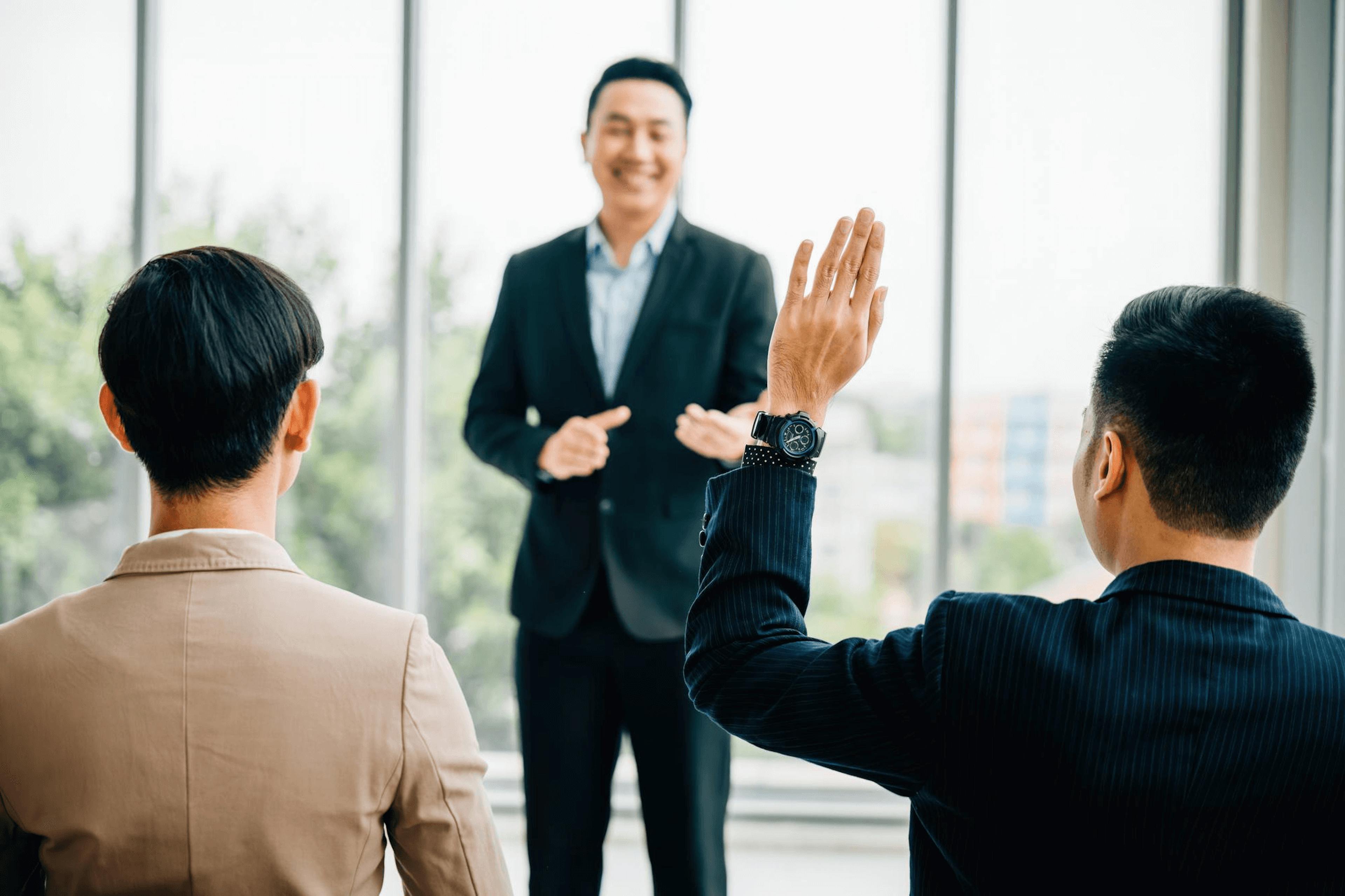 Kết Nối & Trao Đổi: Nơi Mọi Ý Tưởng Đều Được Lắng Nghe