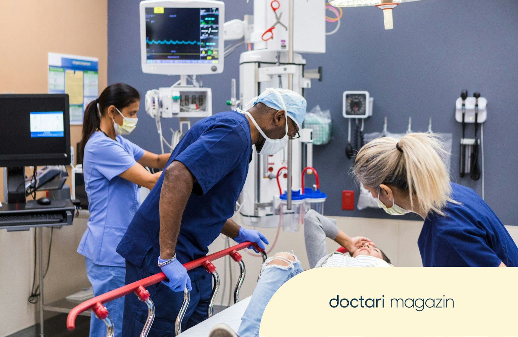 Fachkräfte kümmern sich in der Rettungsstelle um eine Patientin